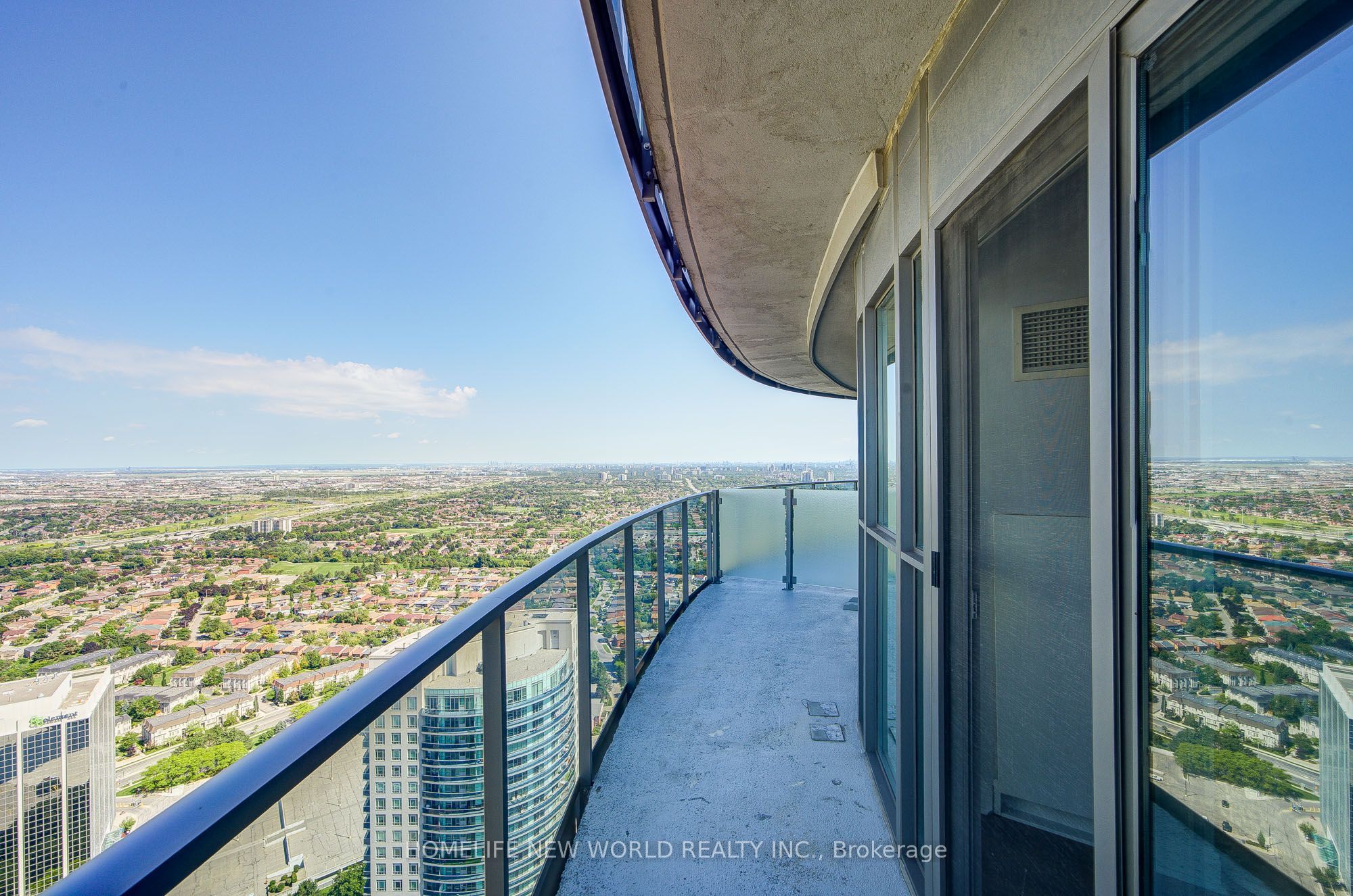60 Absolute Avenue 4906 Property Photo 29