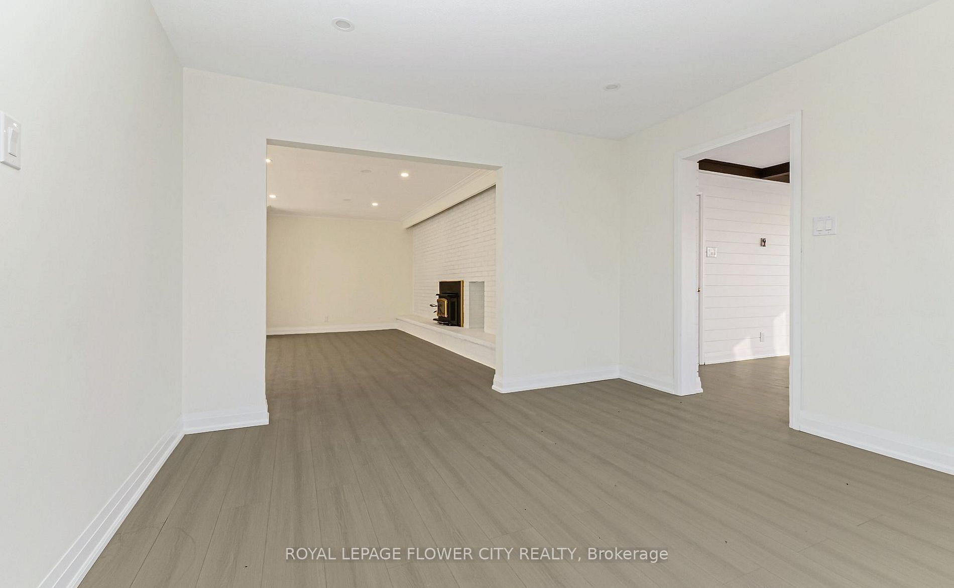 8449 Eigth Line Property Photo 15