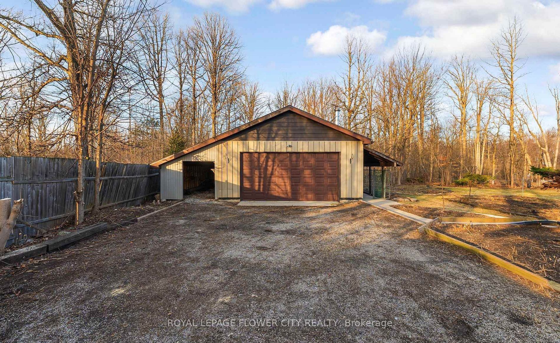 8449 Eigth Line Property Photo 32