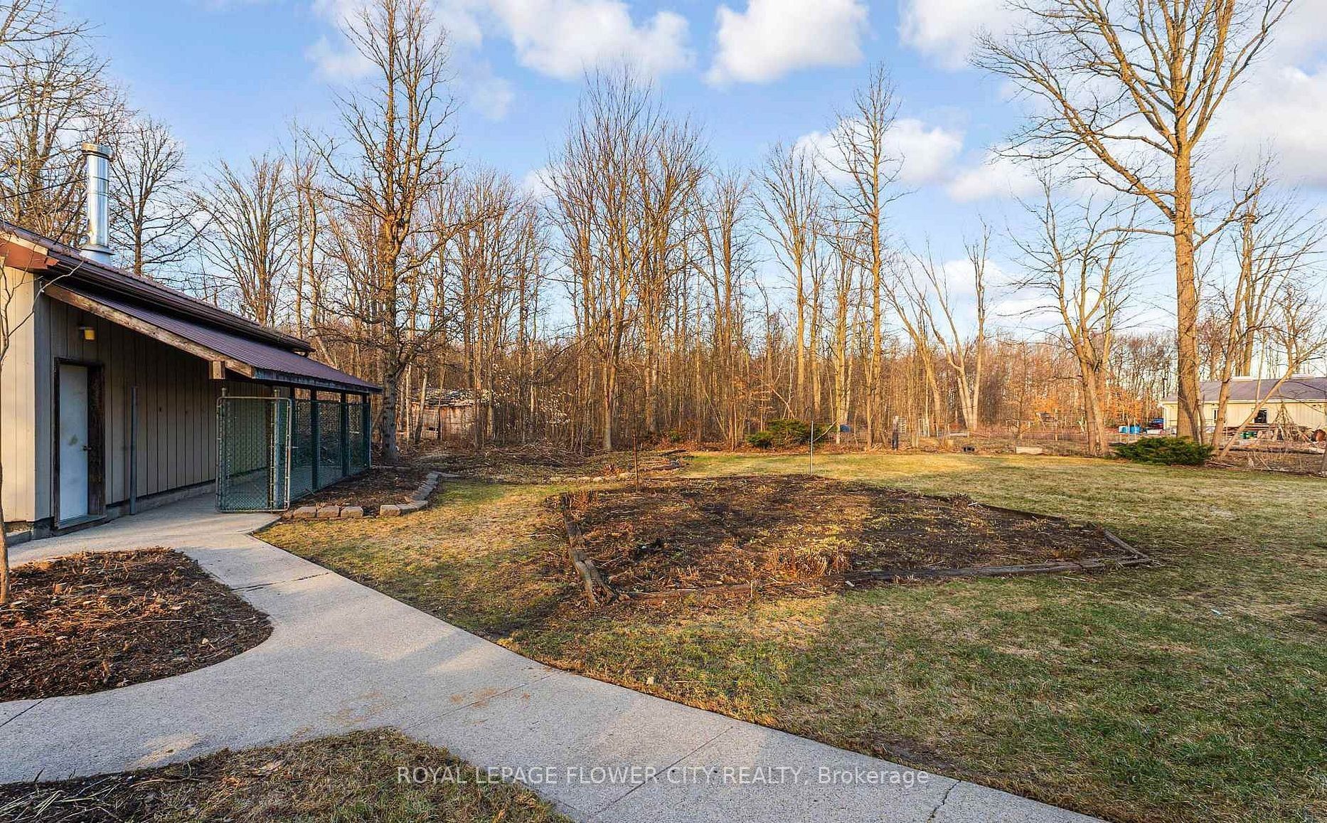 8449 Eigth Line Property Photo 38