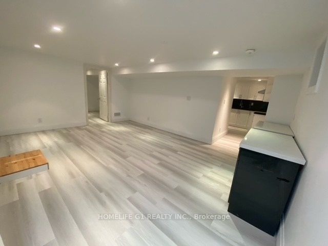 17 Crescent Hill Property Photo 2