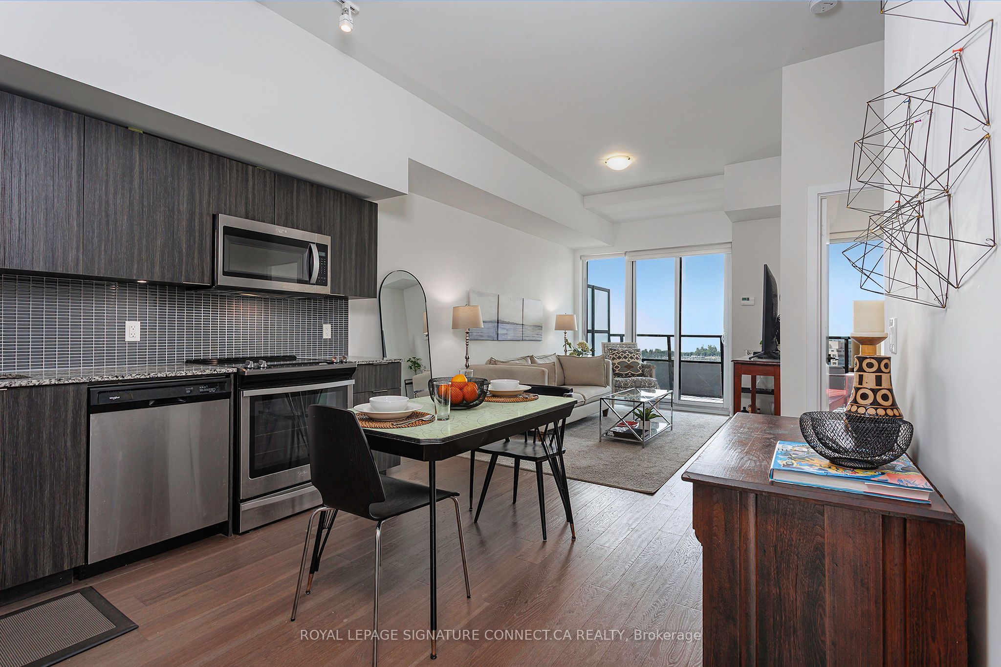 30 Shore Breeze Drive 1319 Property Photo 6