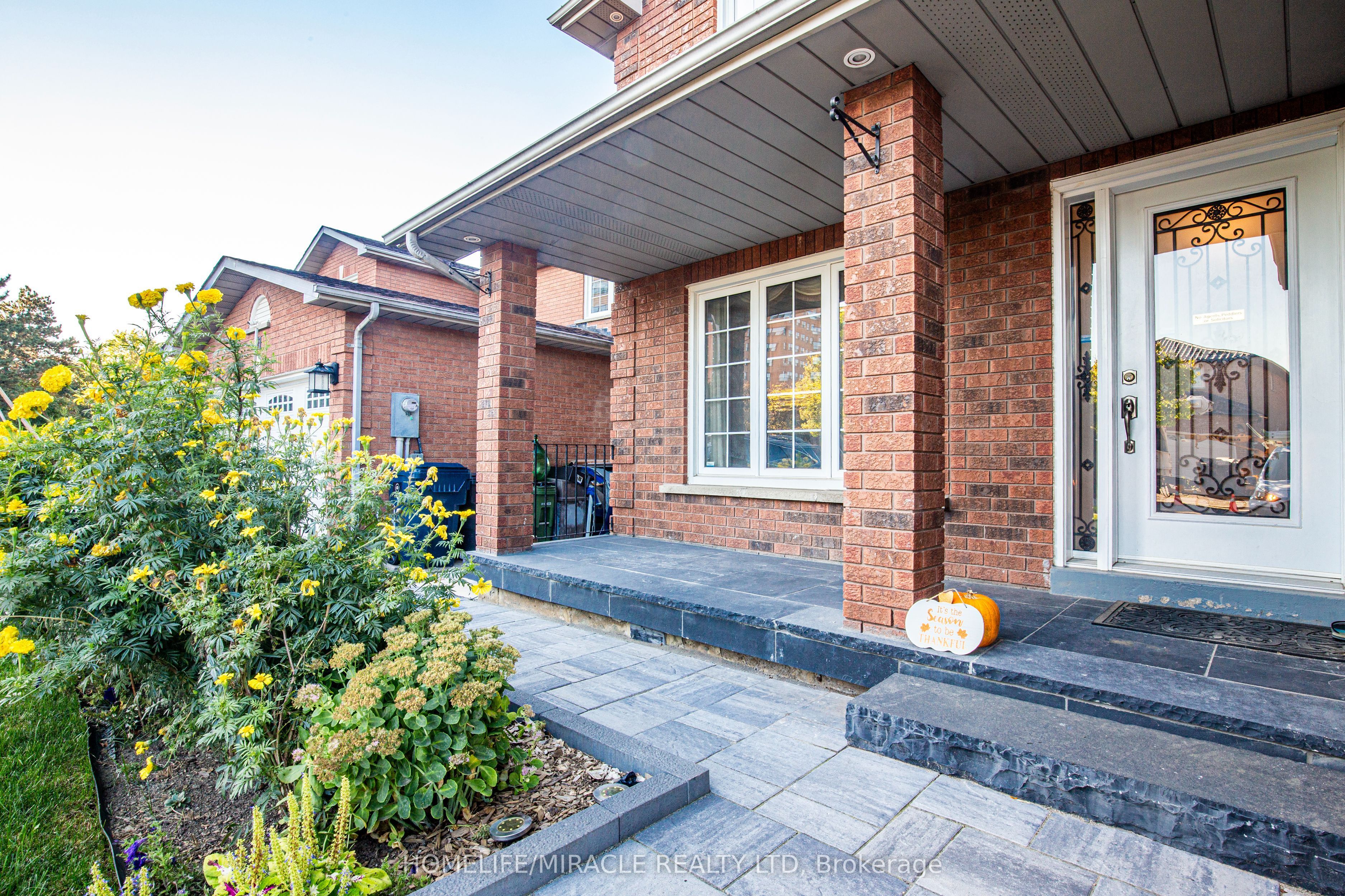 W14099852 Property Photo 4