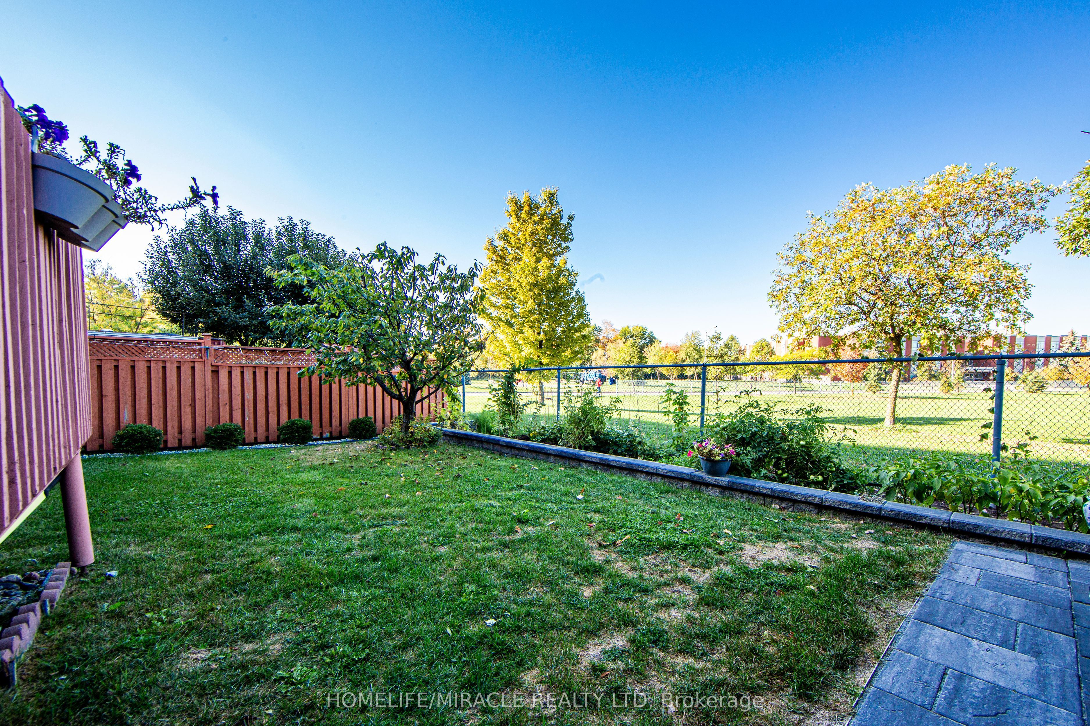 W14099852 Property Photo 8
