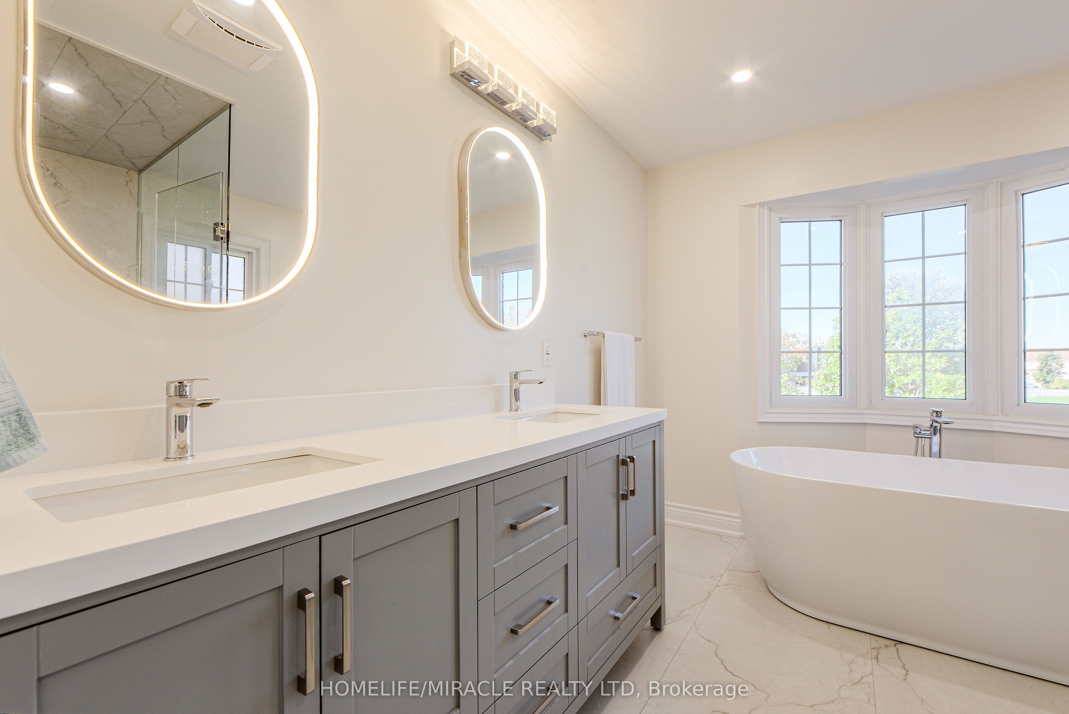 W14099852 Property Photo 17
