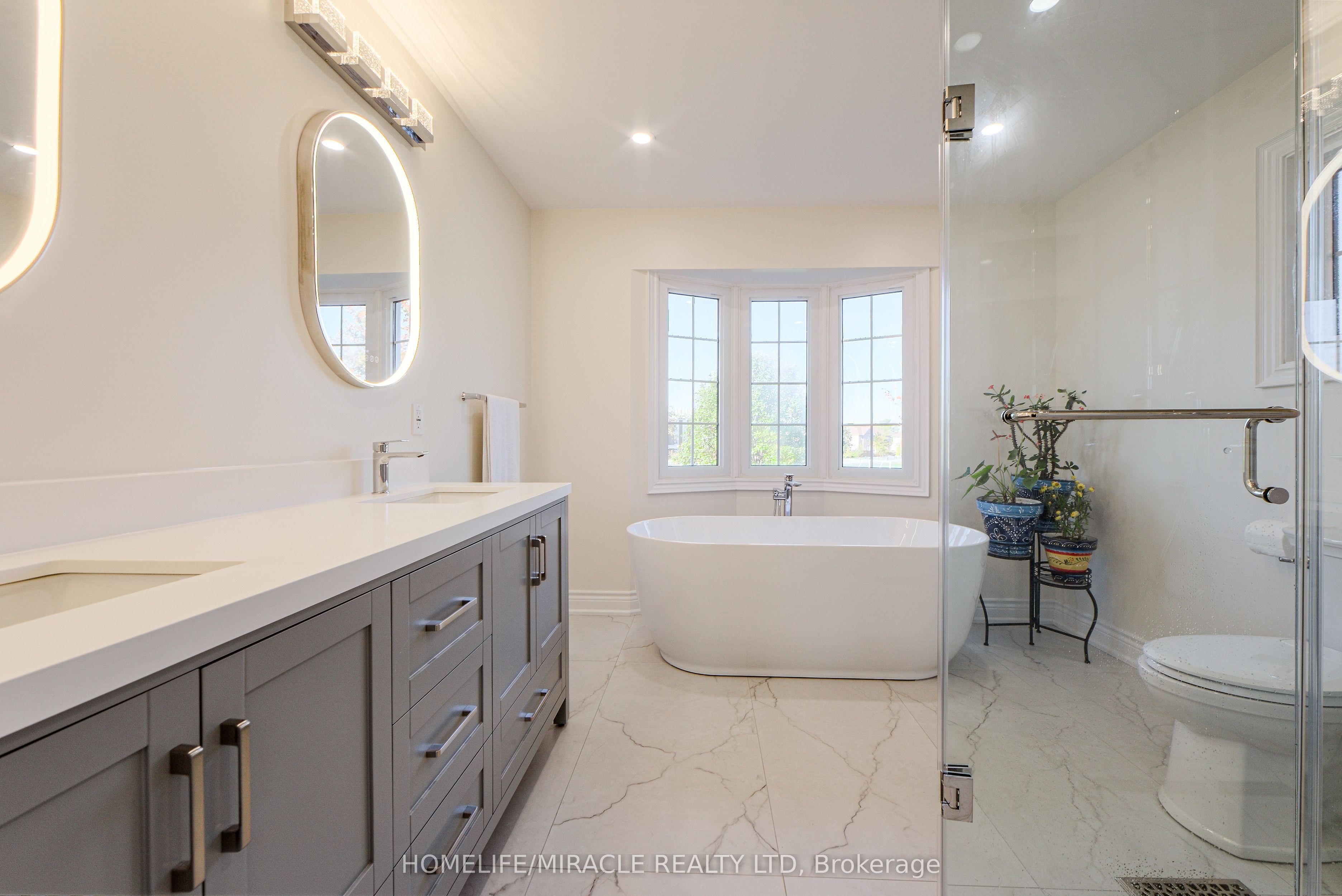 W14099852 Property Photo 18