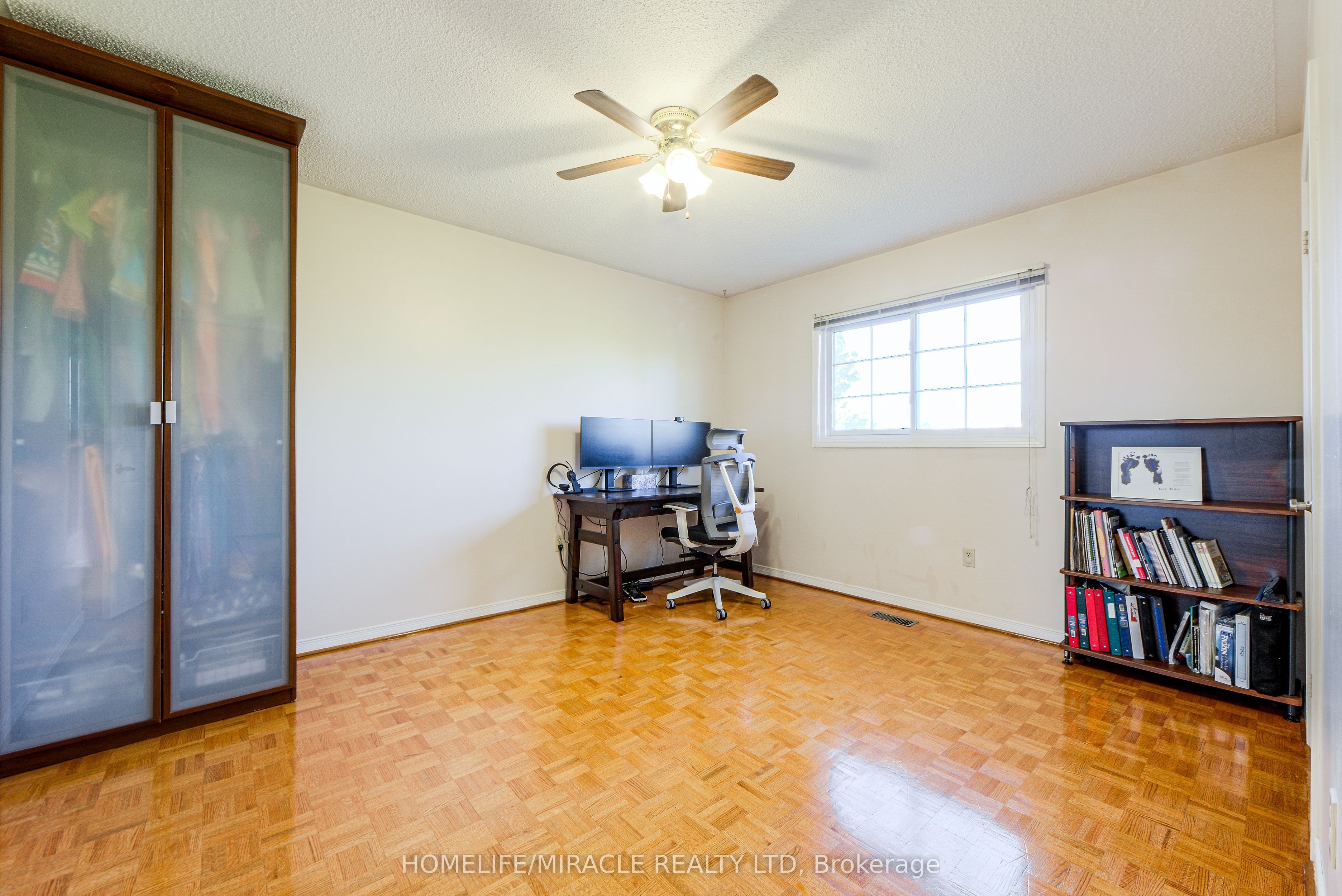 W14099852 Property Photo 22