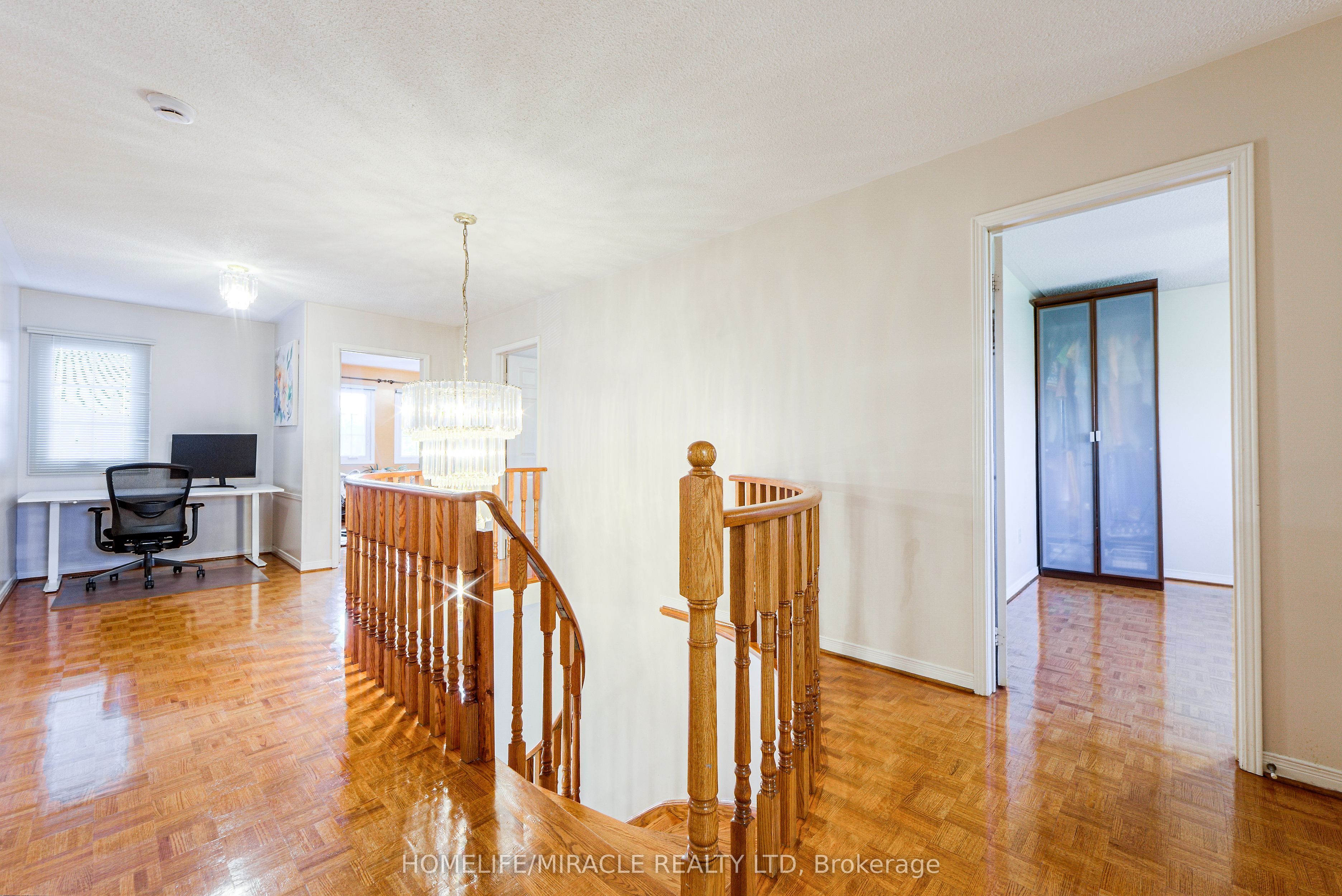 W14099852 Property Photo 26