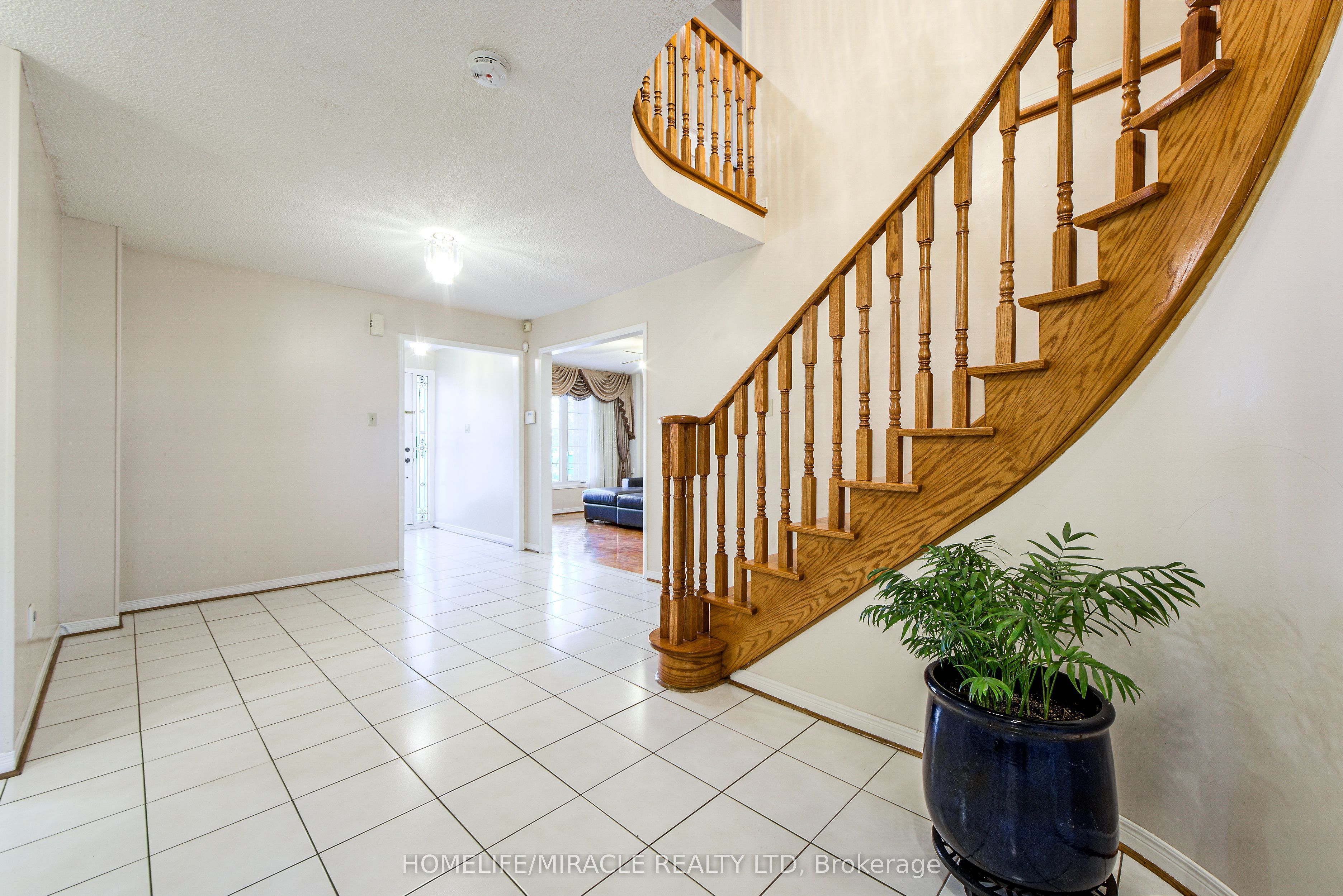 W14099852 Property Photo 27