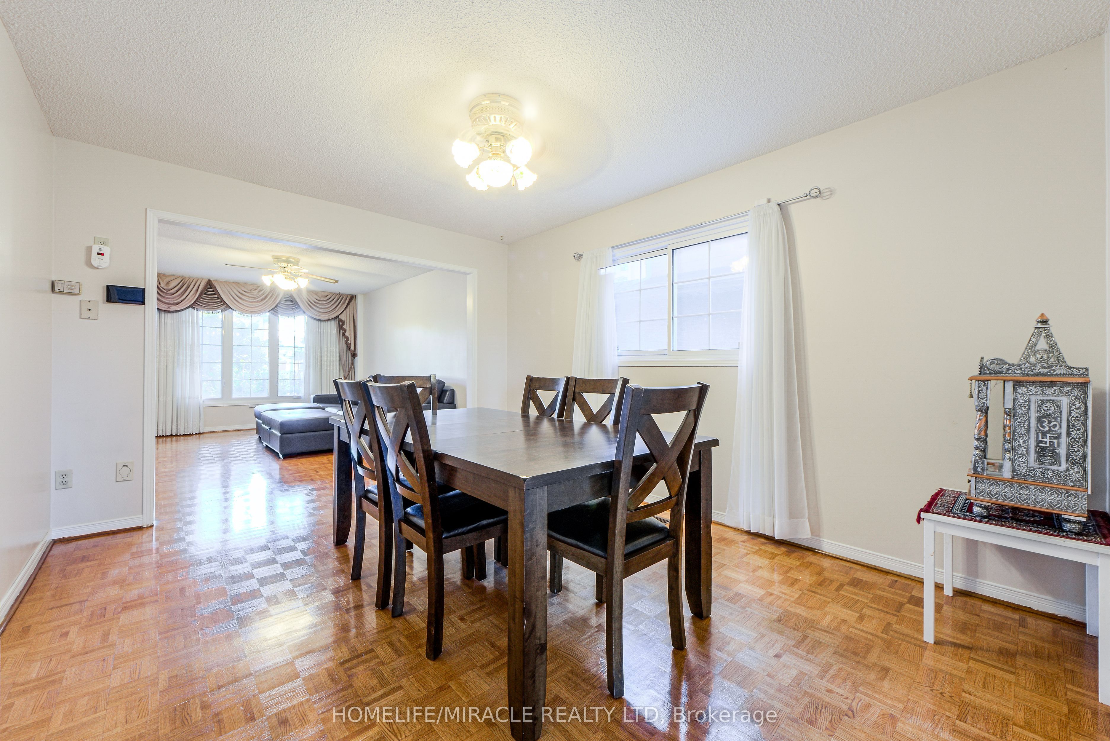 W14099852 Property Photo 39
