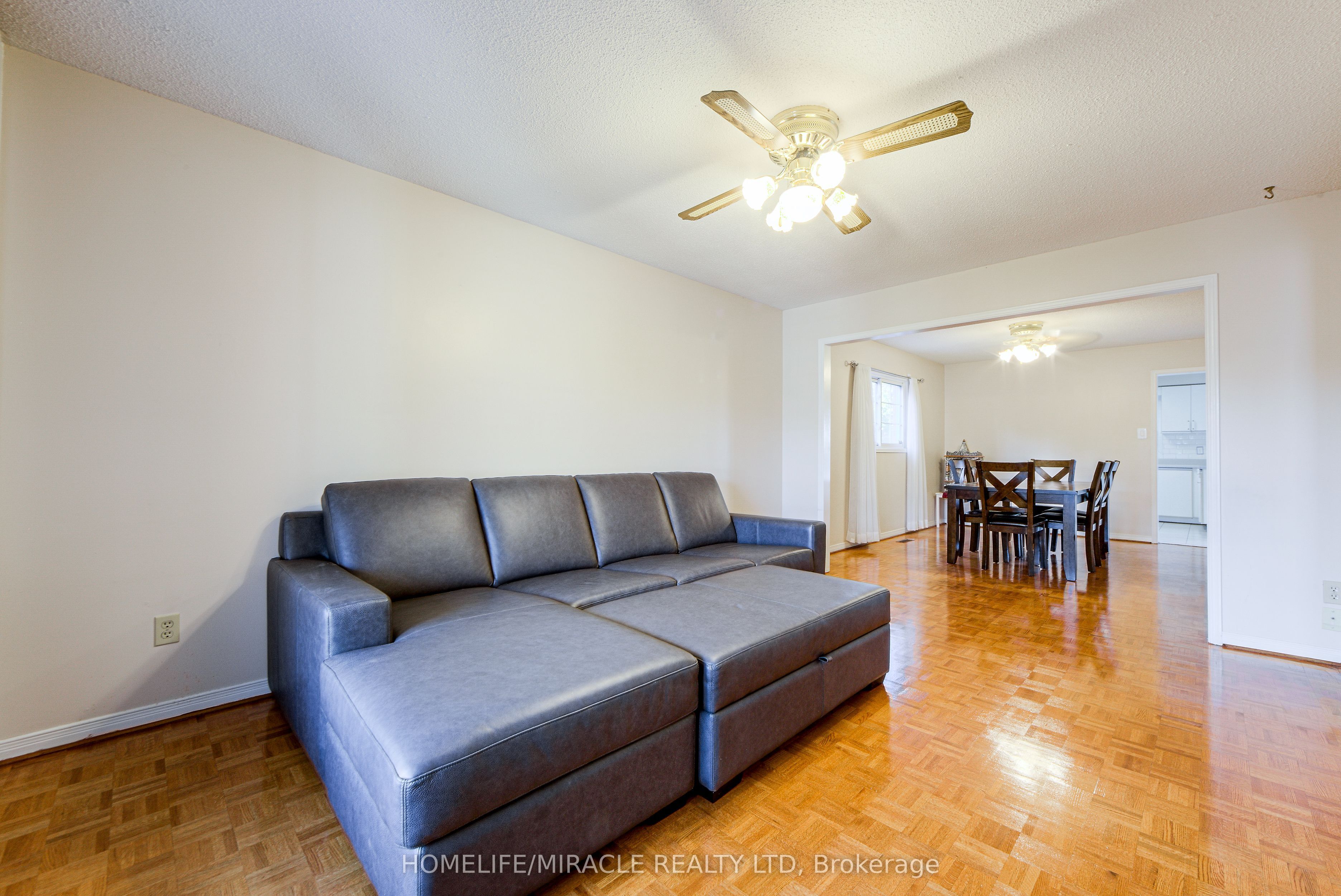W14099852 Property Photo 41
