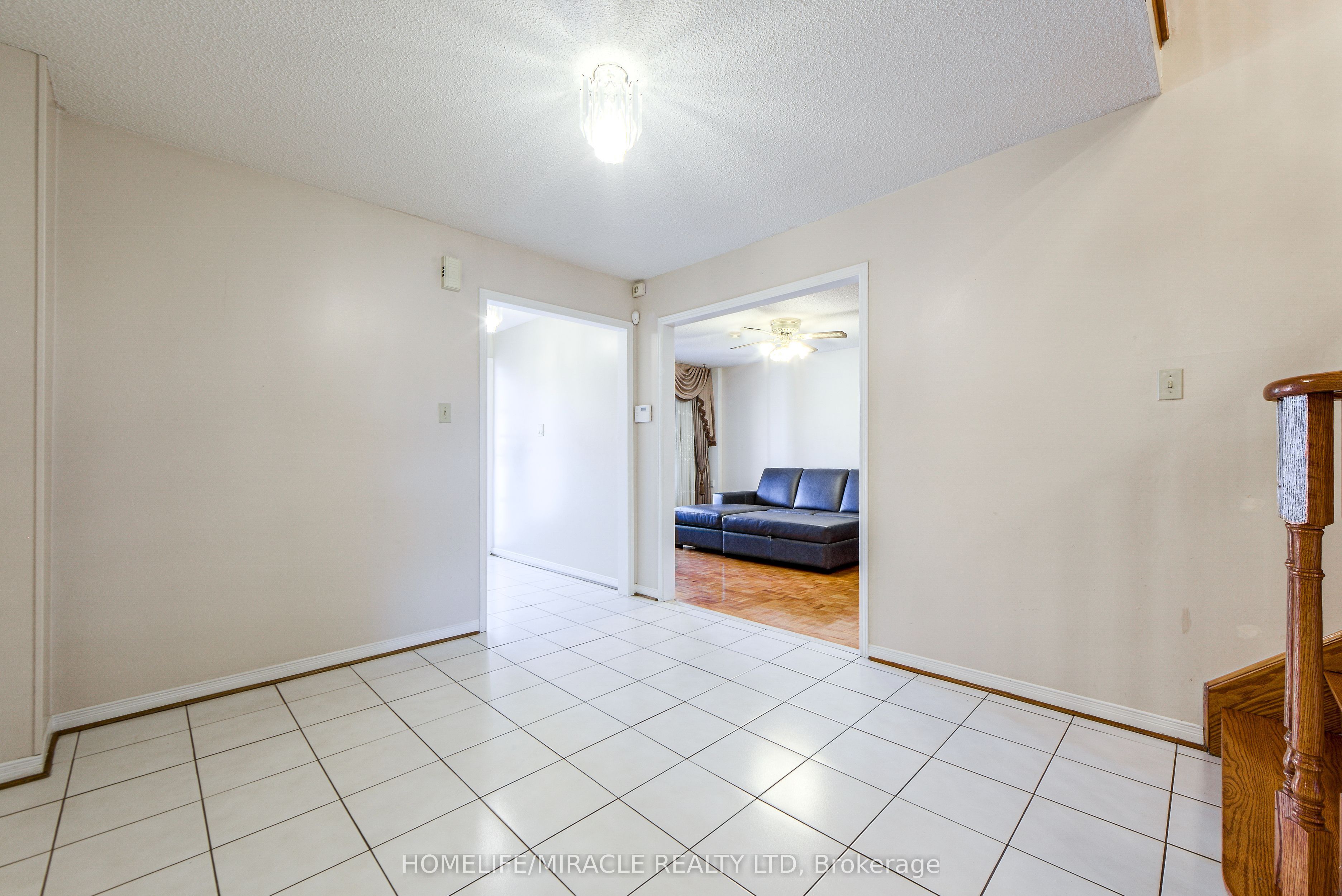W14099852 Property Photo 47