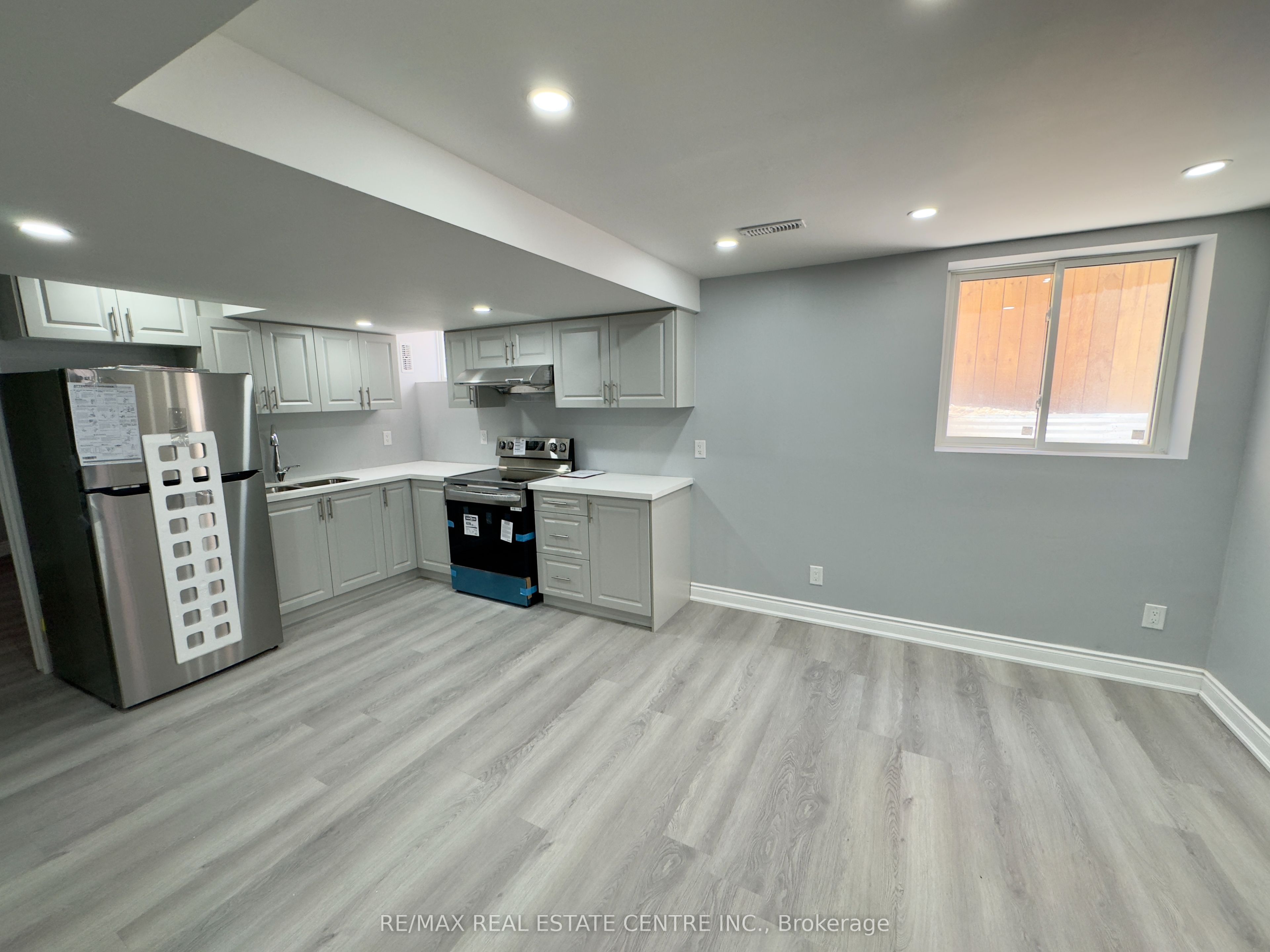 5983 Sidmouth Street Bsmt. Property Photo 4