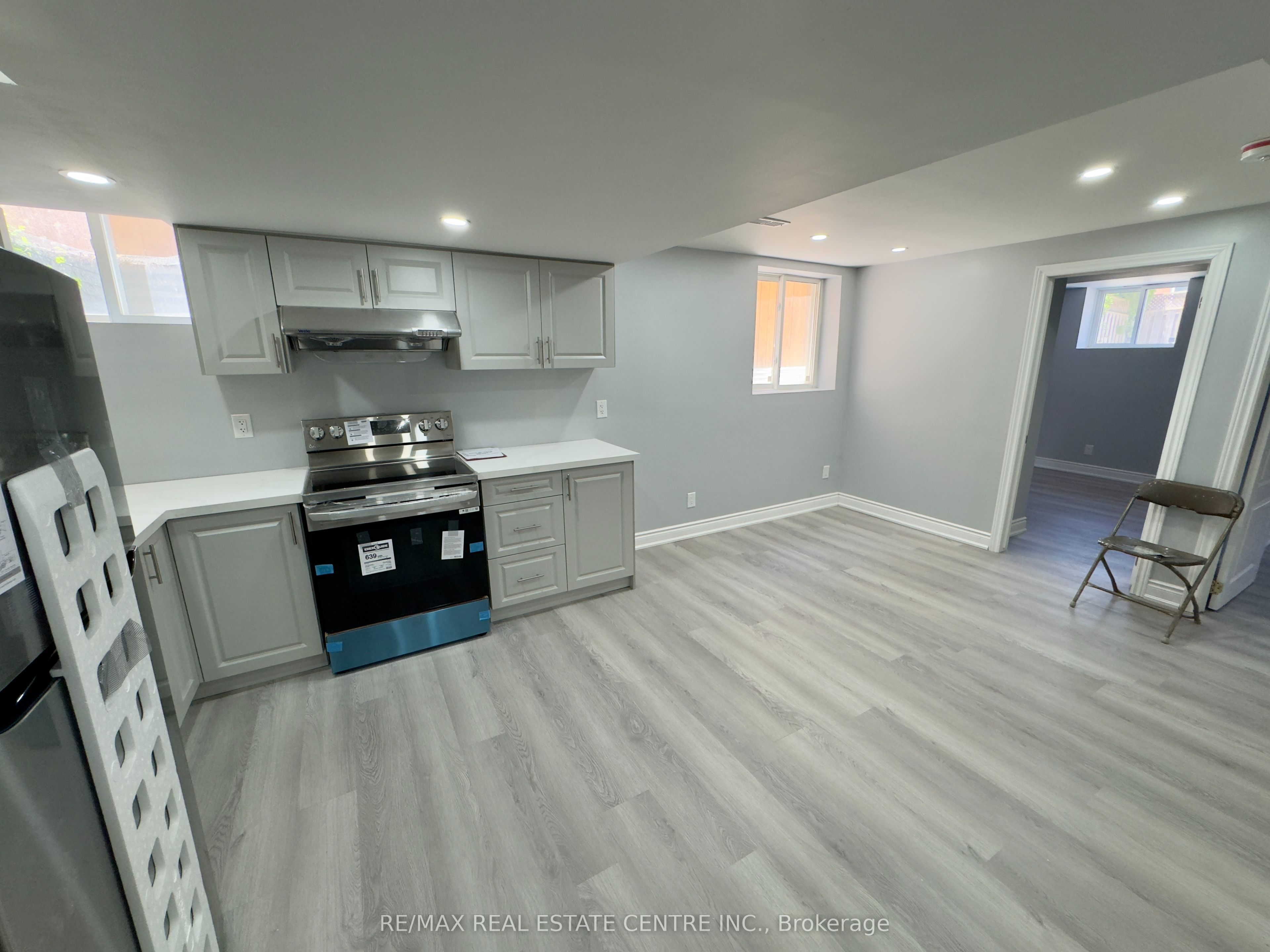5983 Sidmouth Street Bsmt. Property Photo 5