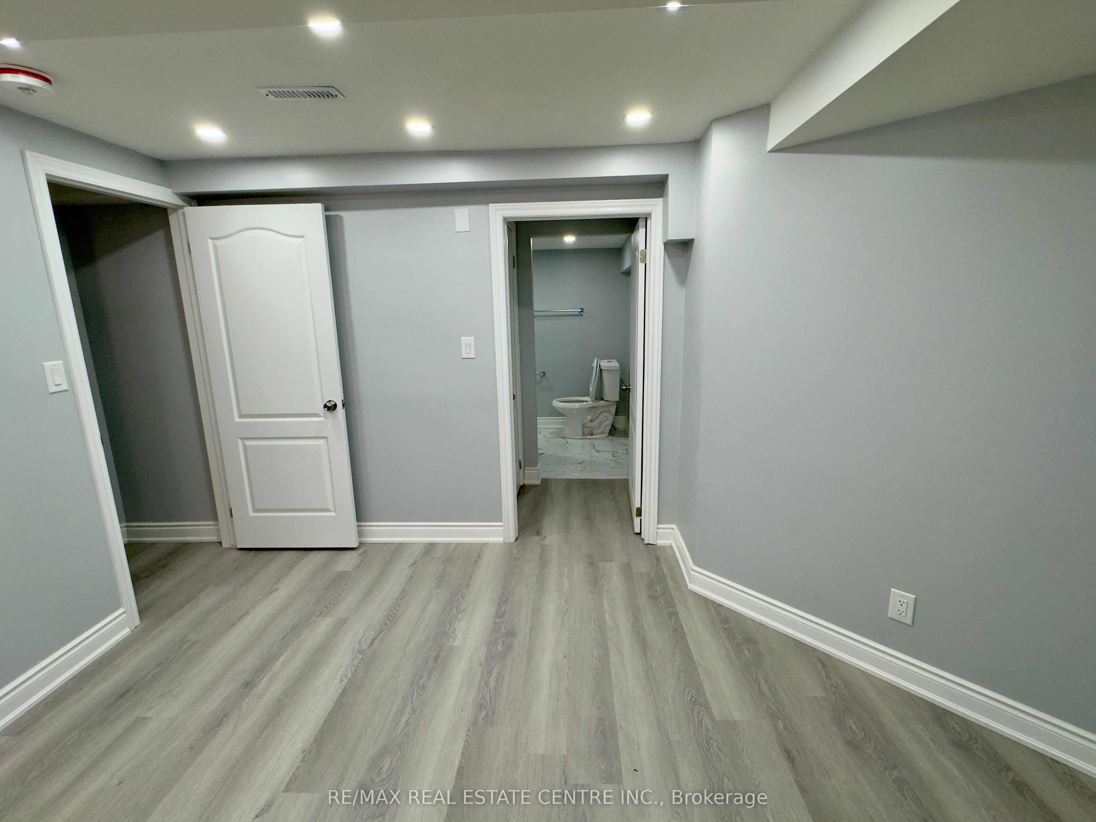 5983 Sidmouth Street Bsmt. Property Photo 9