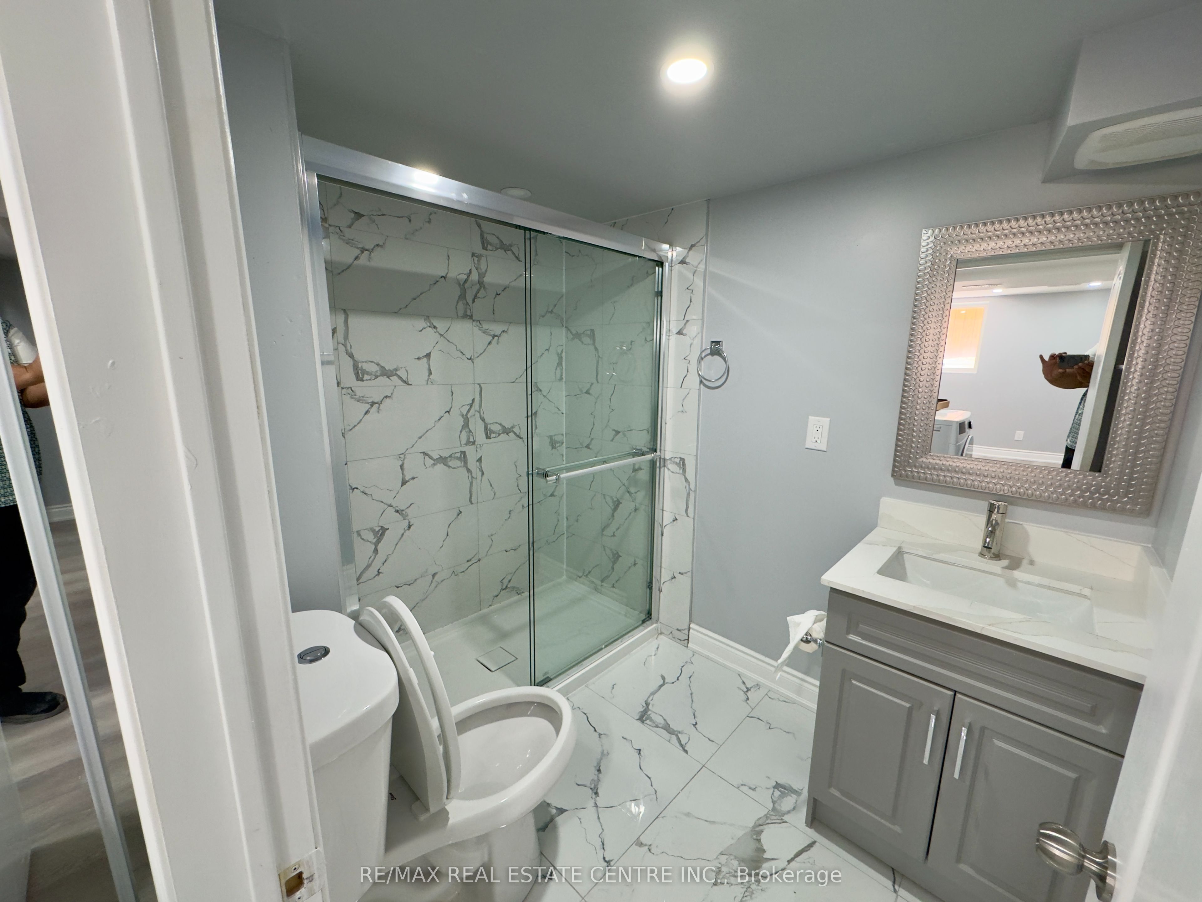 5983 Sidmouth Street Bsmt. Property Photo 10