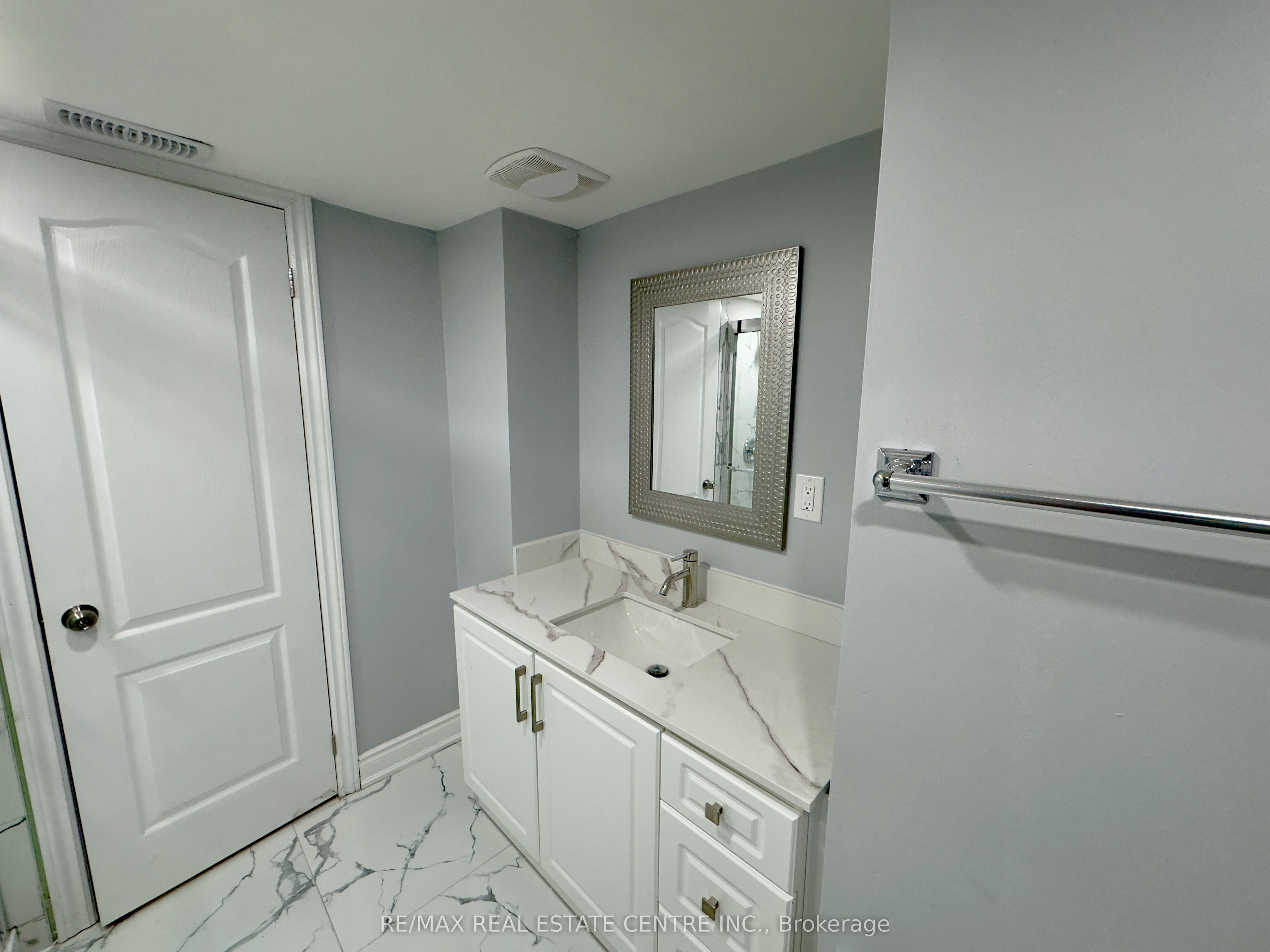 5983 Sidmouth Street Bsmt. Property Photo 11