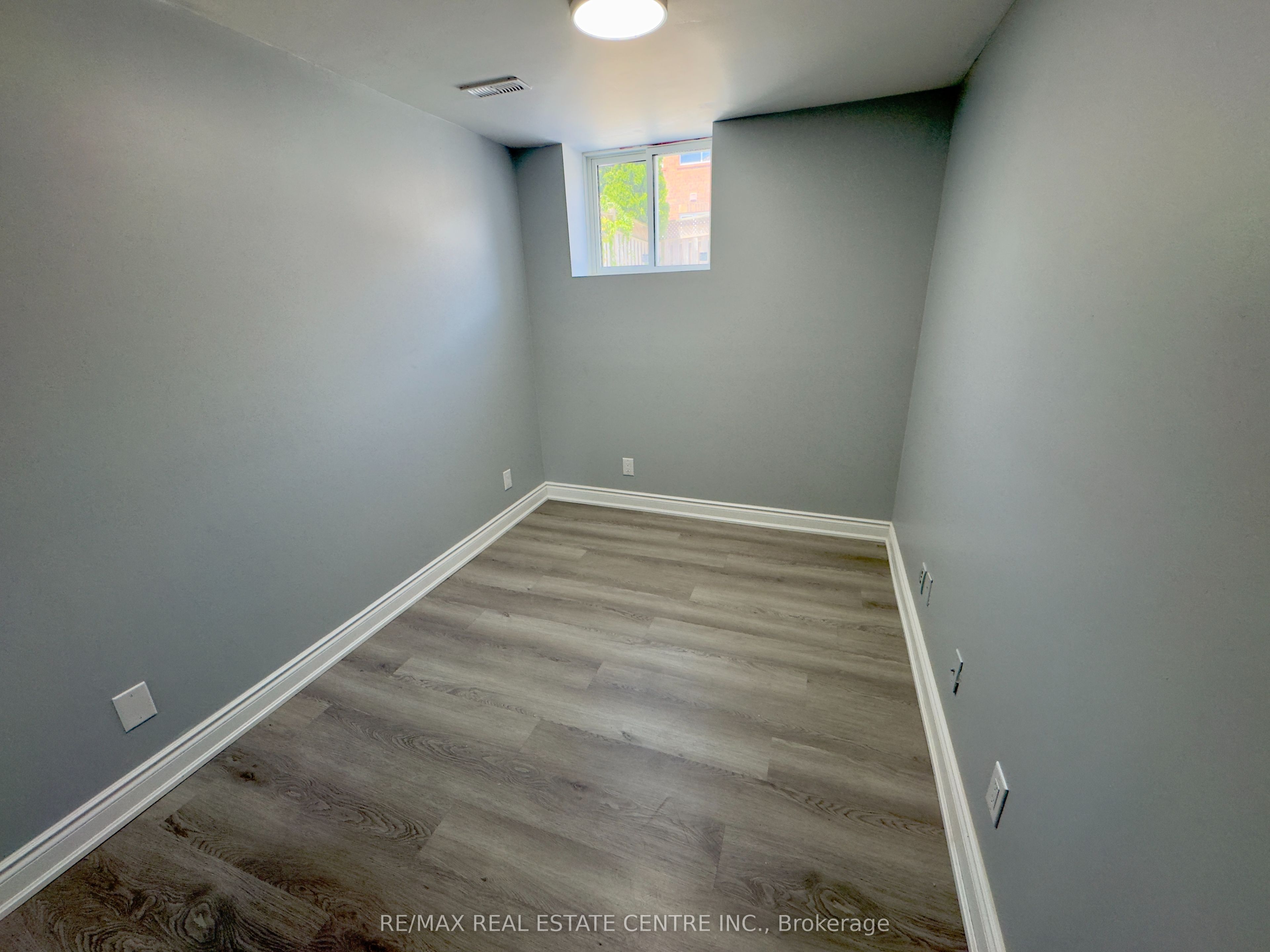 5983 Sidmouth Street Bsmt. Property Photo 15