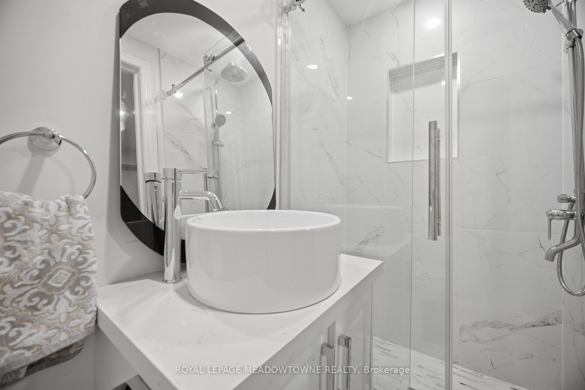 451 Westmoreland Avenue N Property Photo 38