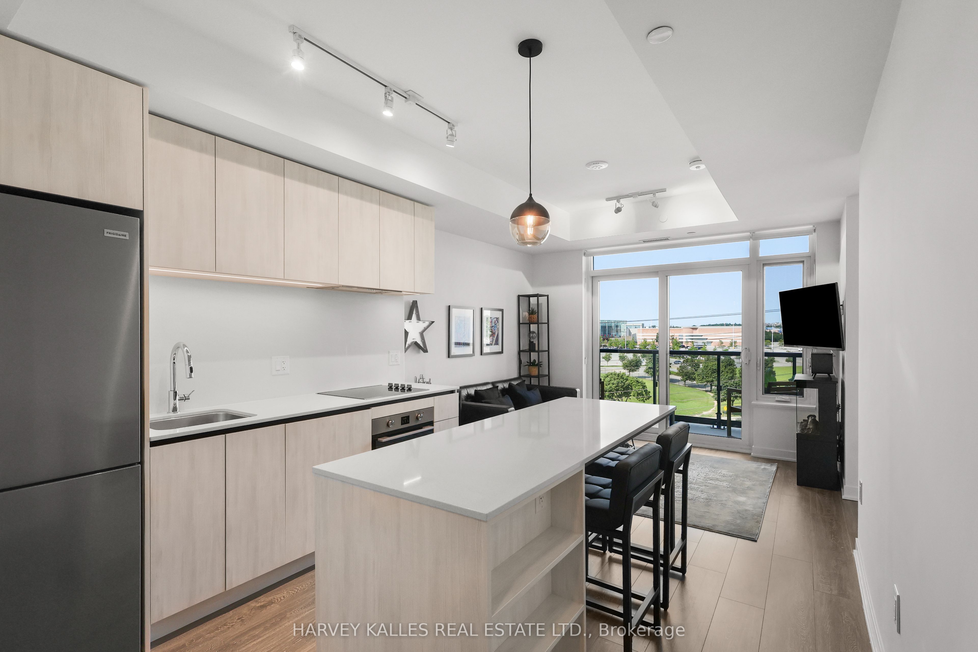 2495 Eglinton Avenue W 609 Property Photo 1
