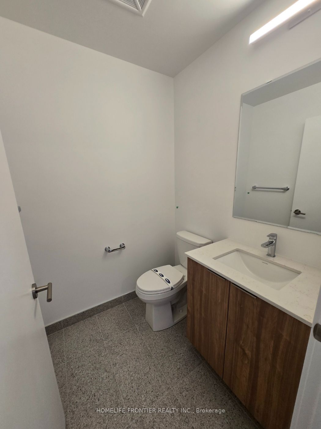 3008 William Cutmore Boulevard 722 Property Photo 4