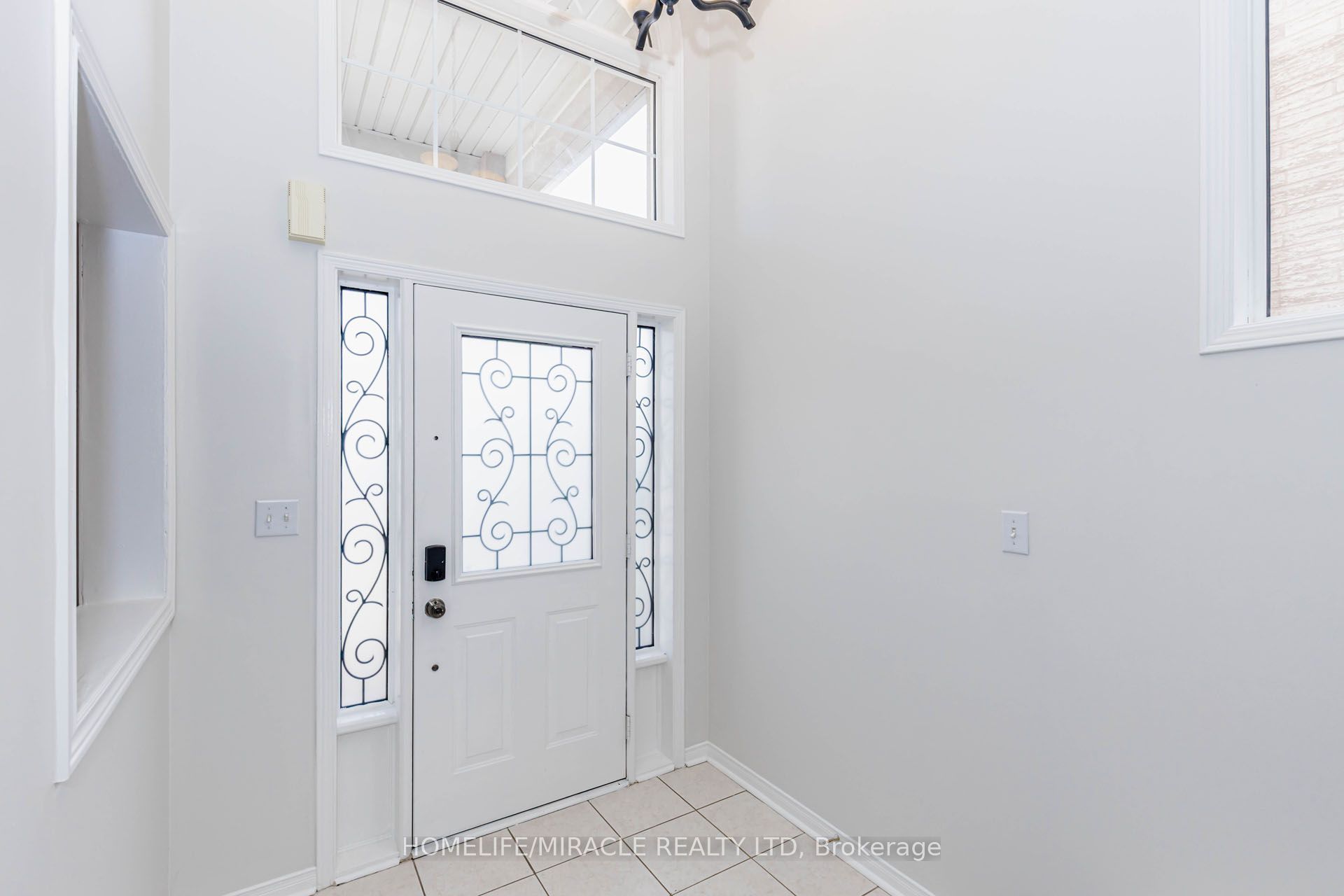 955 Bristol Road W Property Photo 7
