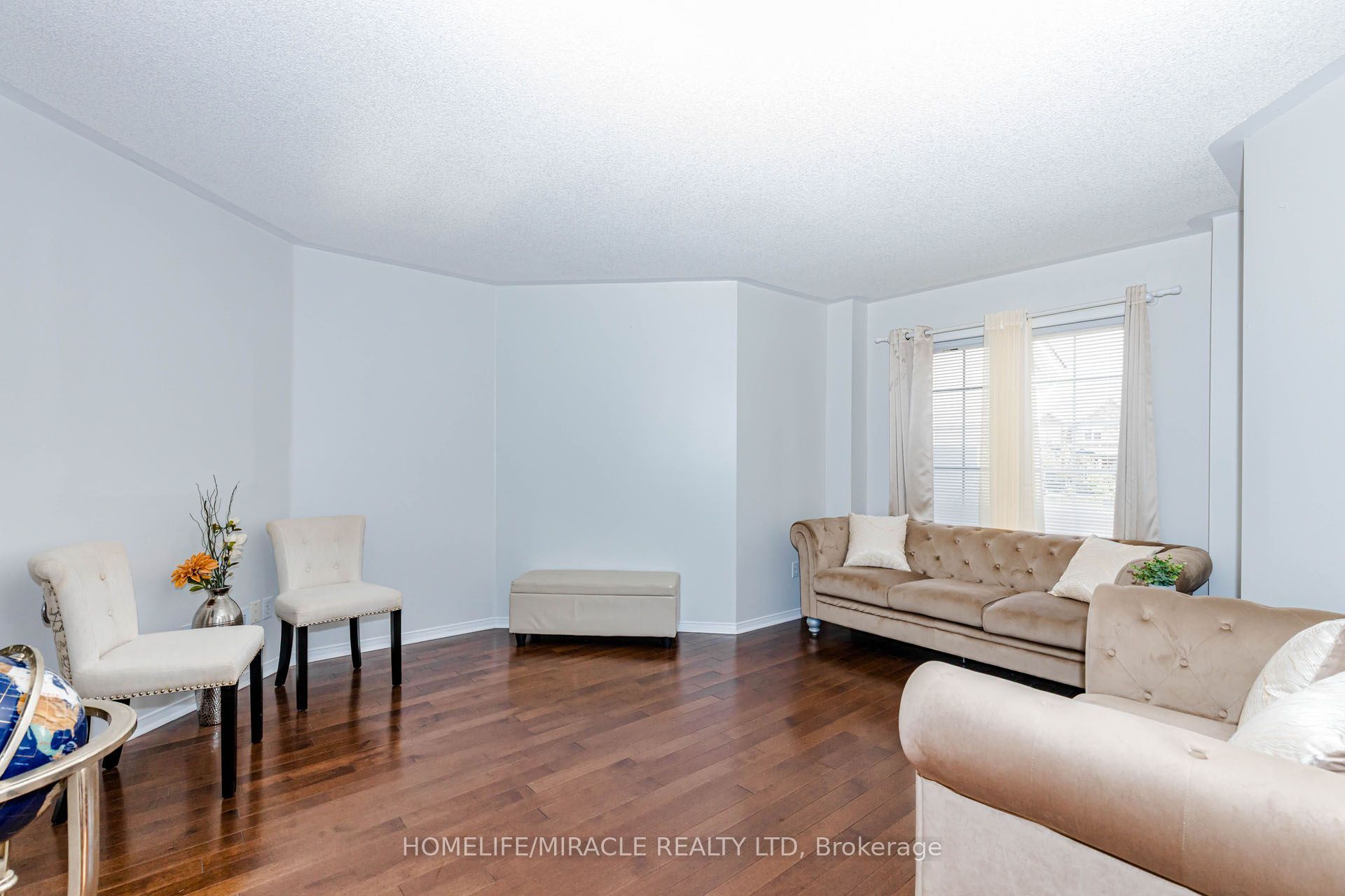 955 Bristol Road W Property Photo 11