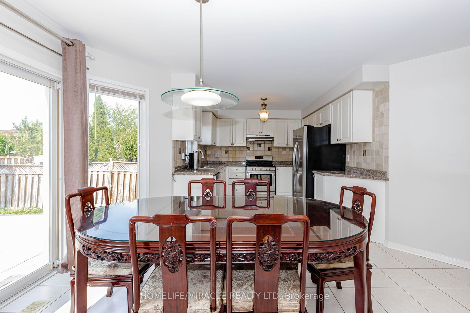 955 Bristol Road W Property Photo 16