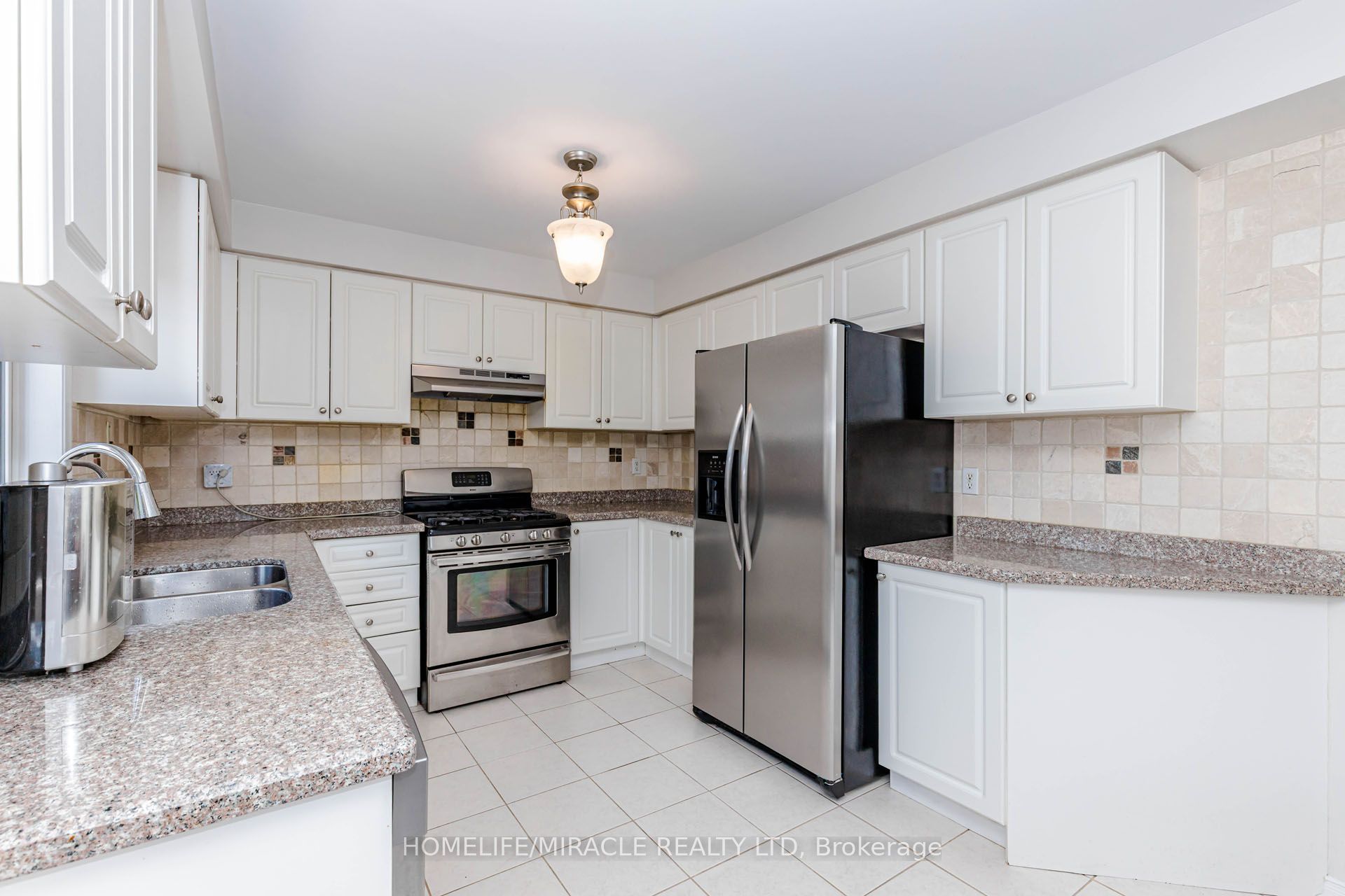 955 Bristol Road W Property Photo 19