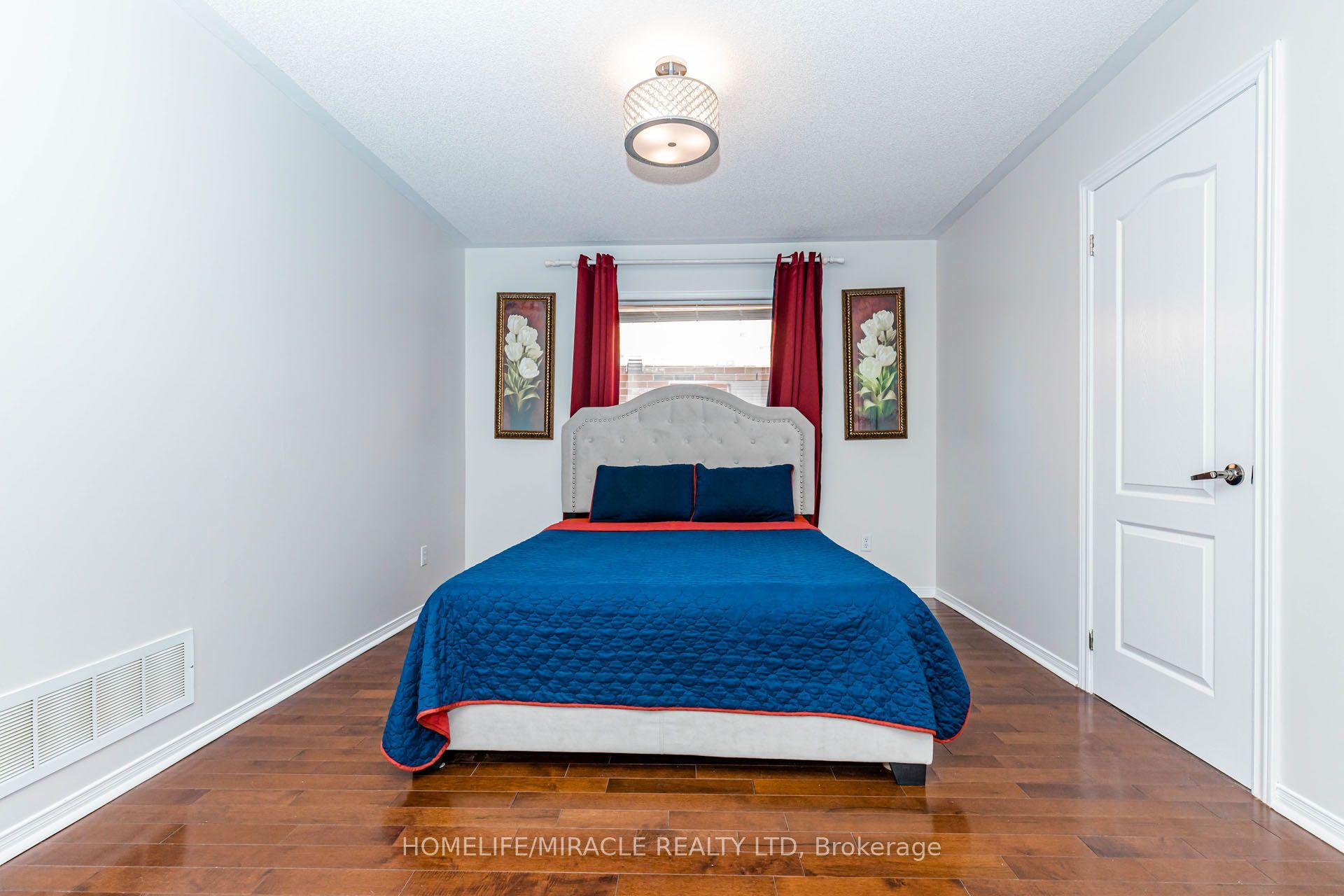 955 Bristol Road W Property Photo 23