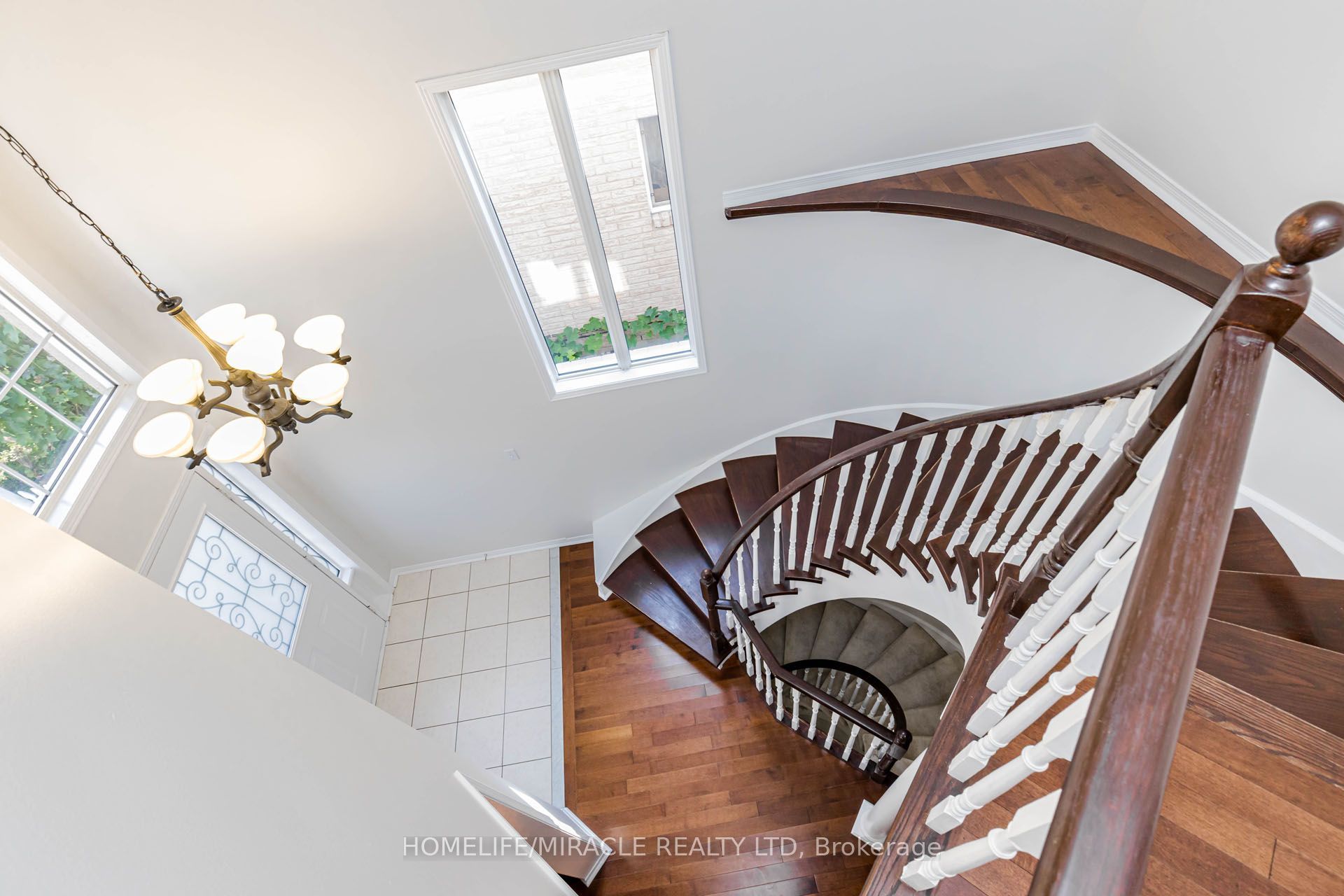 955 Bristol Road W Property Photo 26