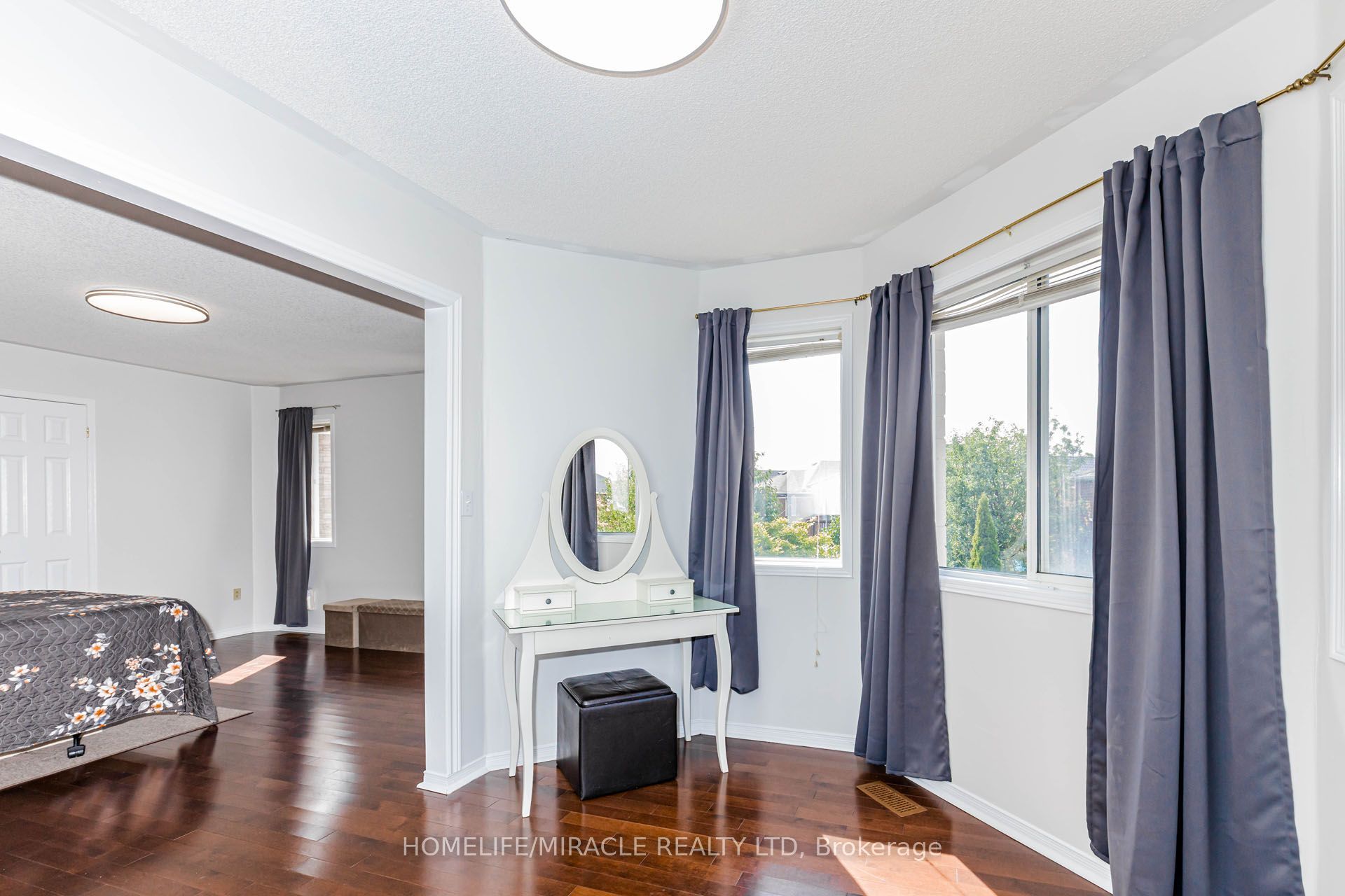 955 Bristol Road W Property Photo 29