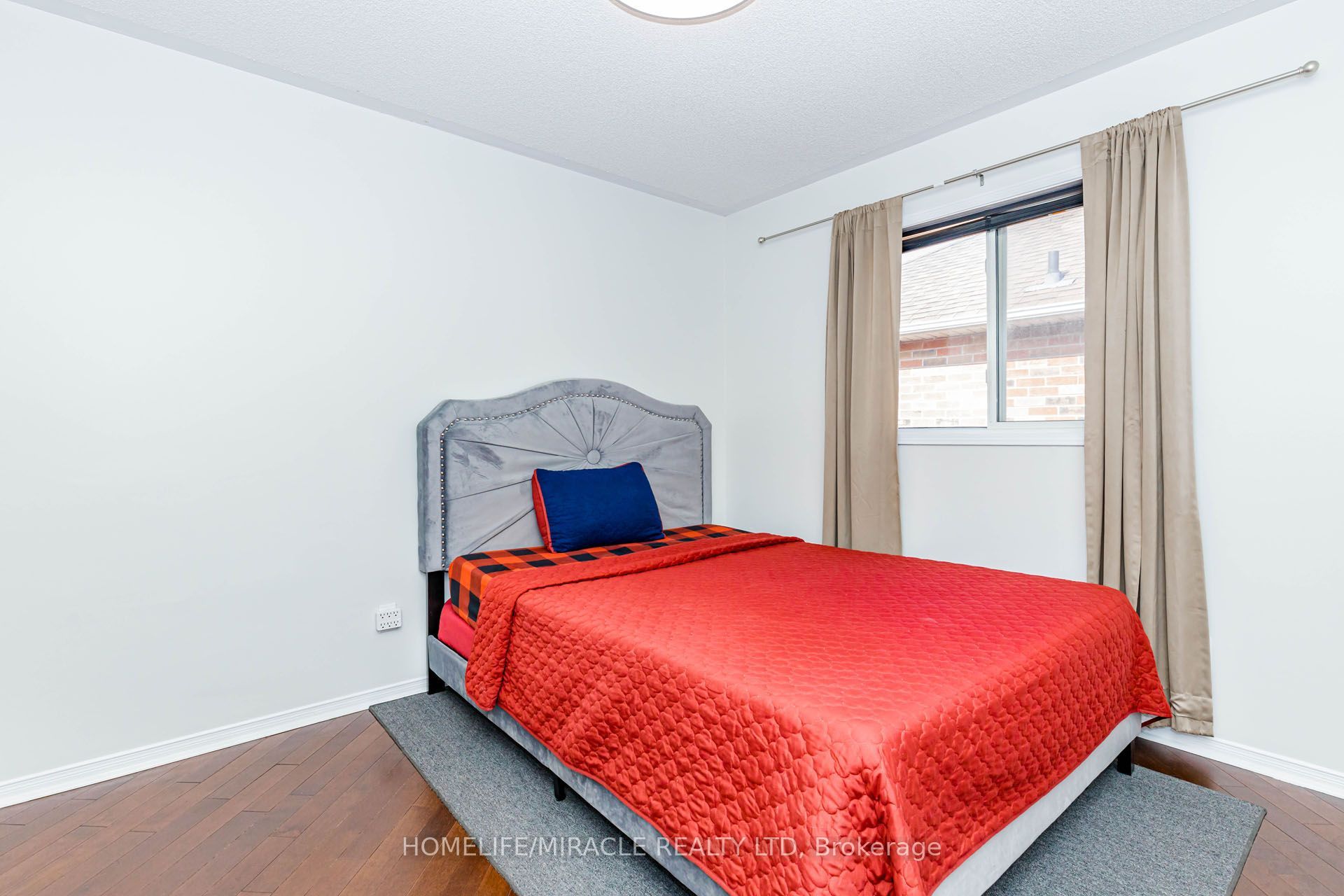 955 Bristol Road W Property Photo 36