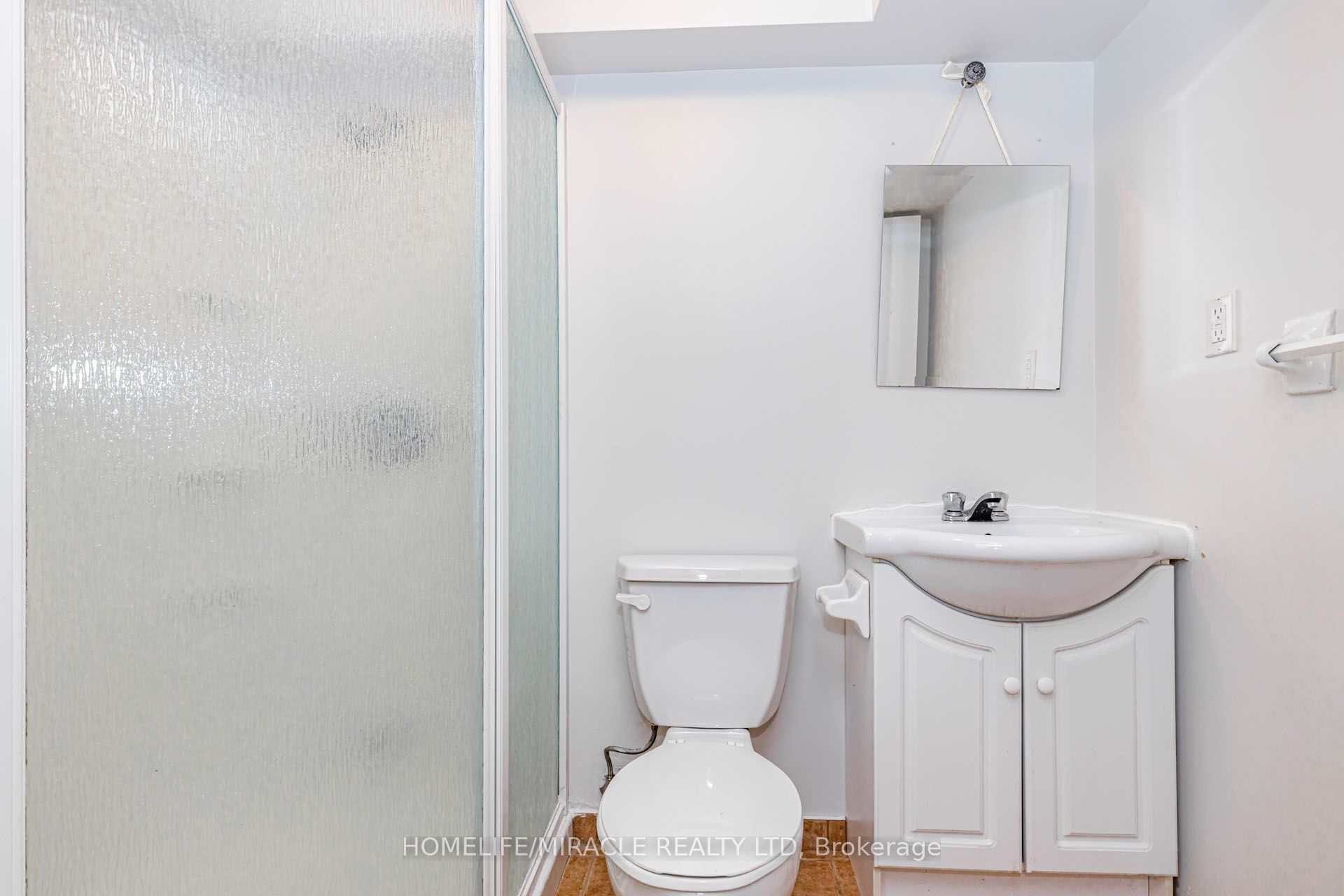 955 Bristol Road W Property Photo 44