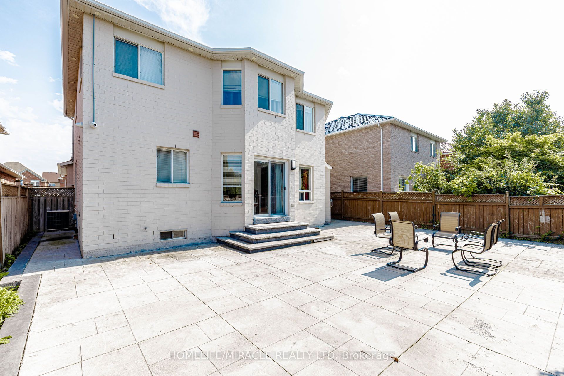 955 Bristol Road W Property Photo 49