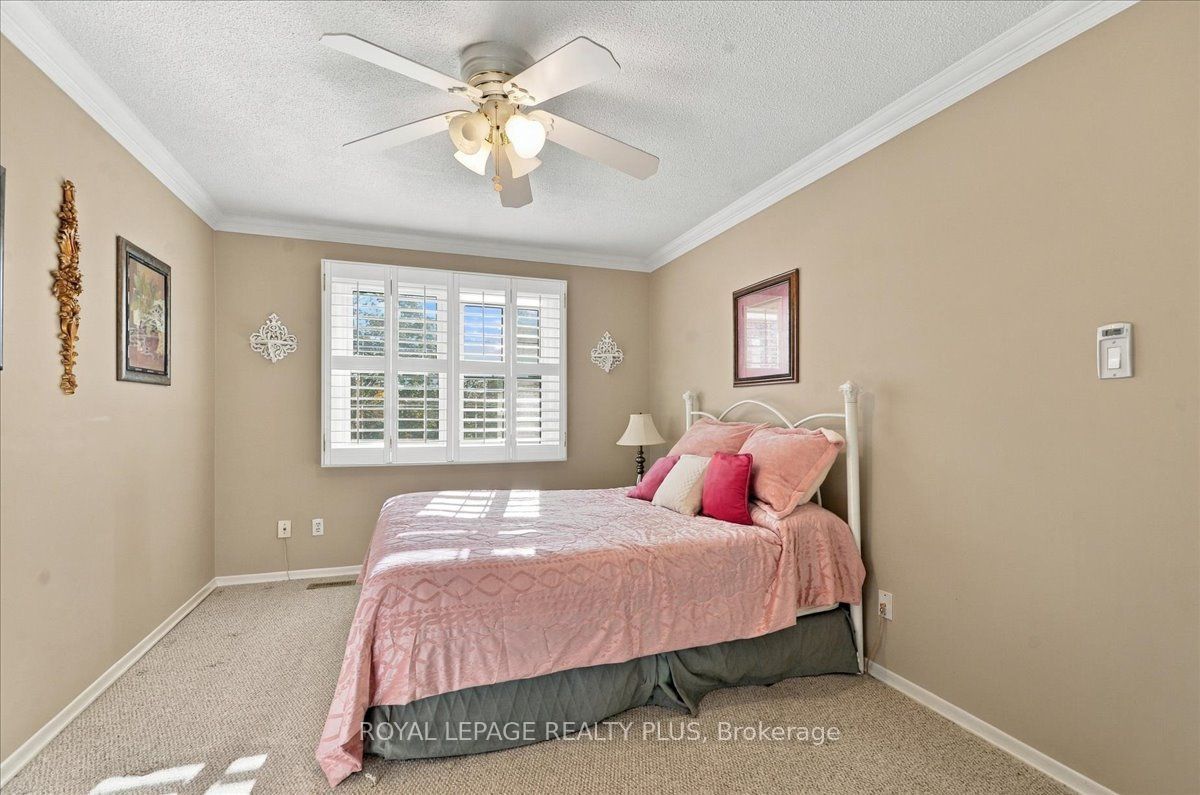 1951 Rathburn Road E 4 Property Photo 17