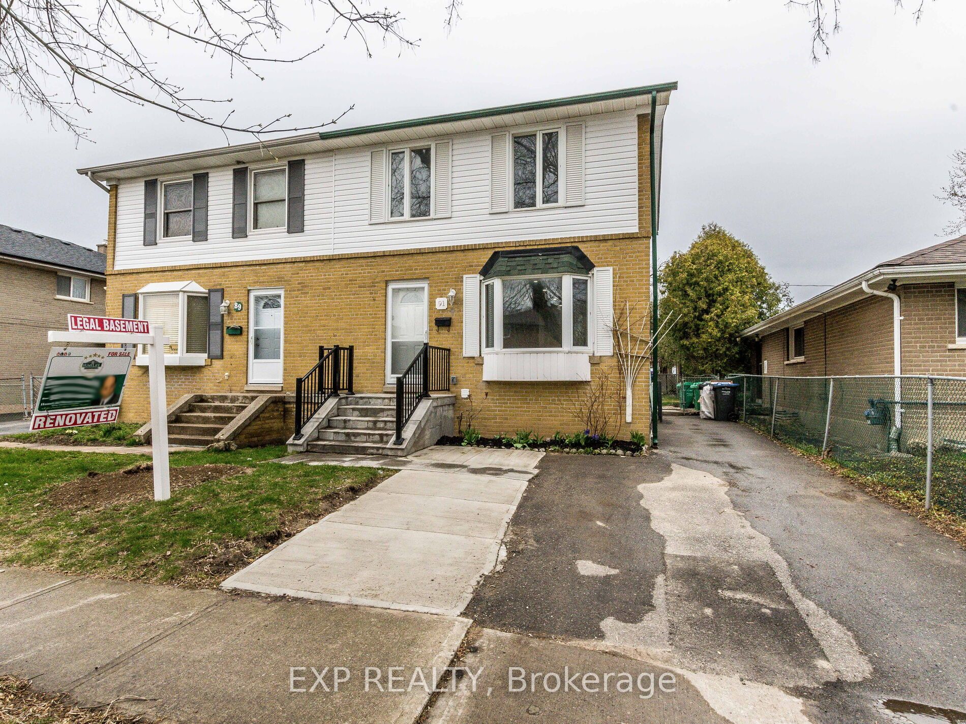 91 Corby Crescent Basement Apartment Property Photo 1