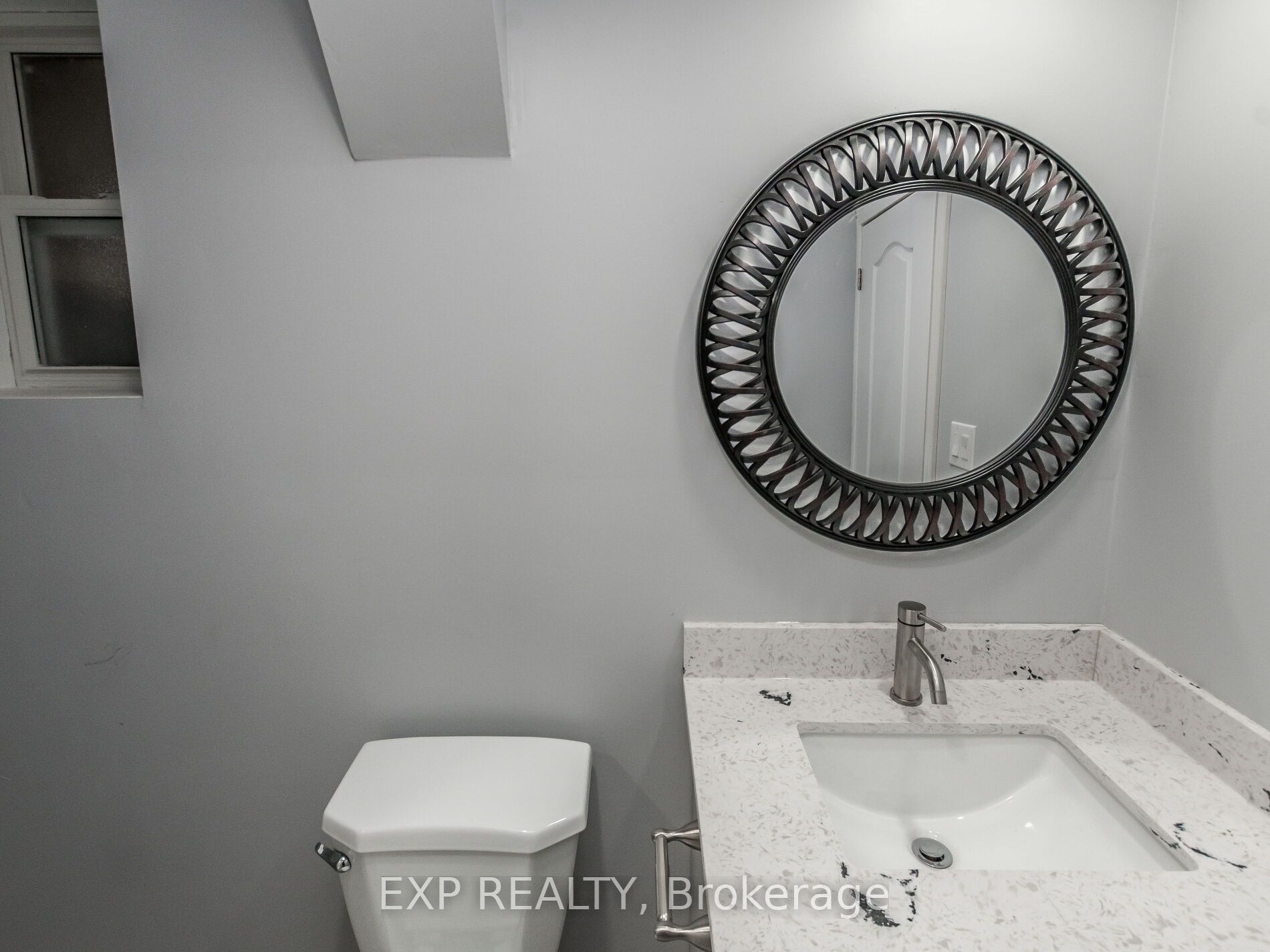 91 Corby Crescent Basement Apartment Property Photo 8