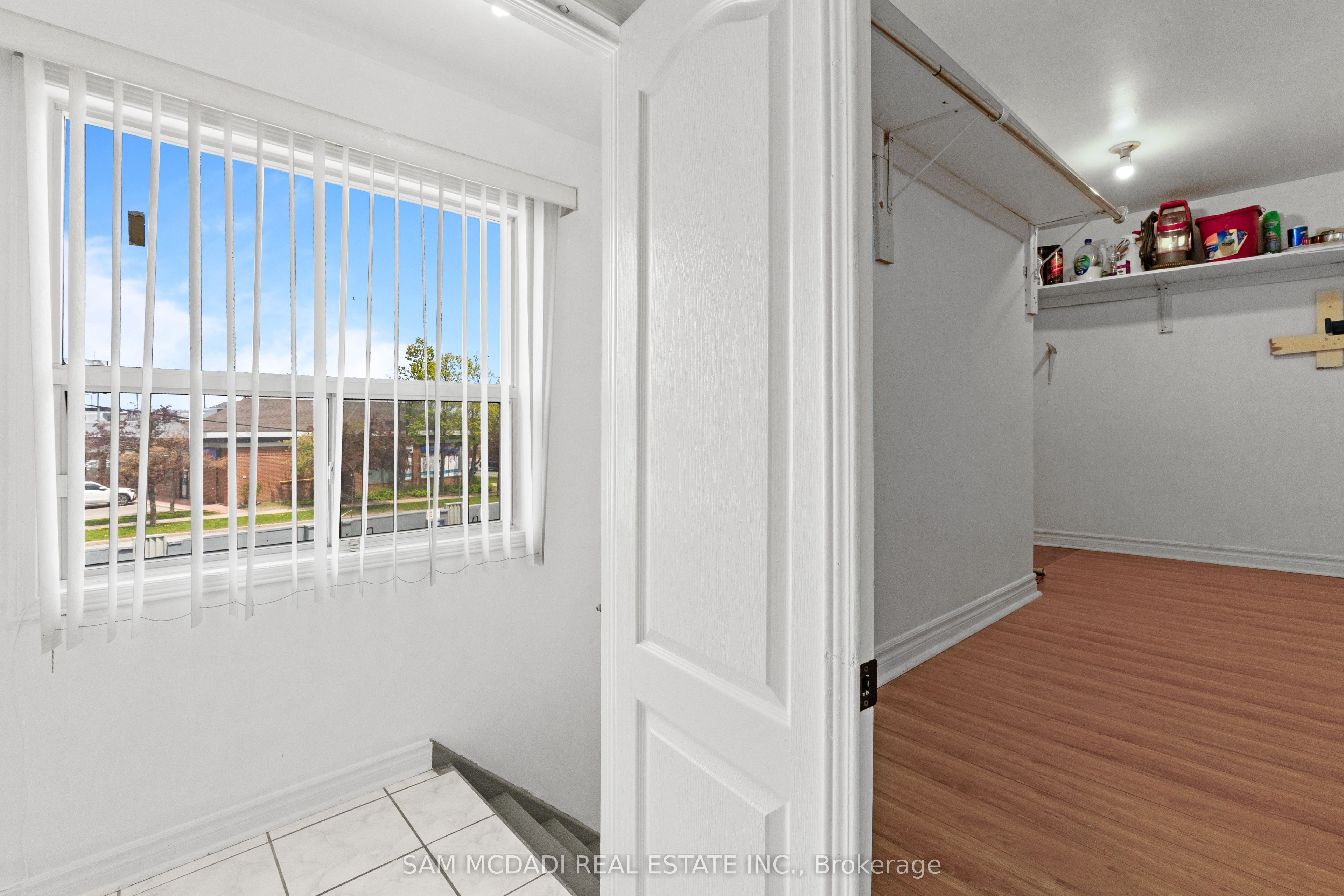 2922 Islington Avenue 3 Property Photo 3
