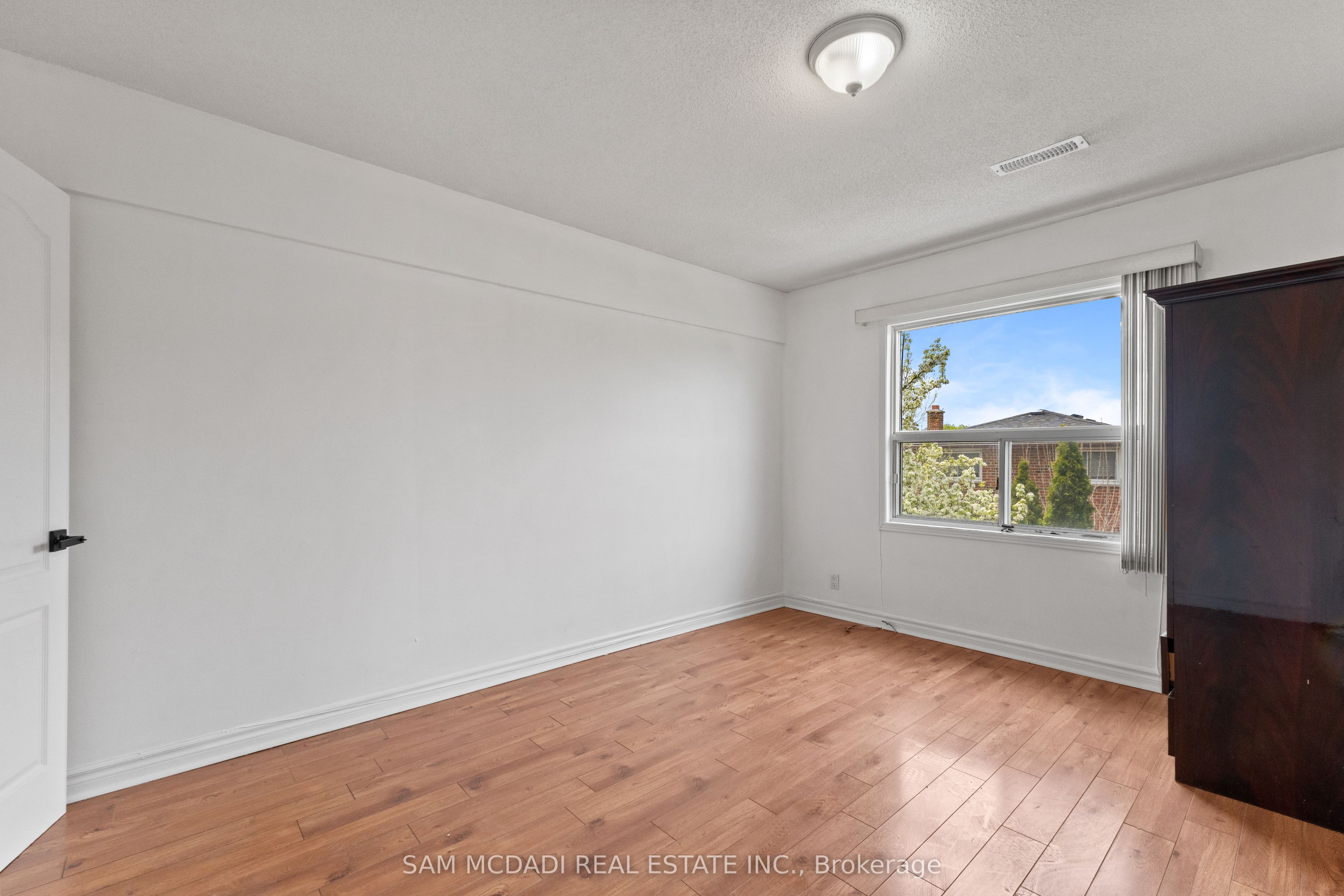 2922 Islington Avenue 3 Property Photo 10