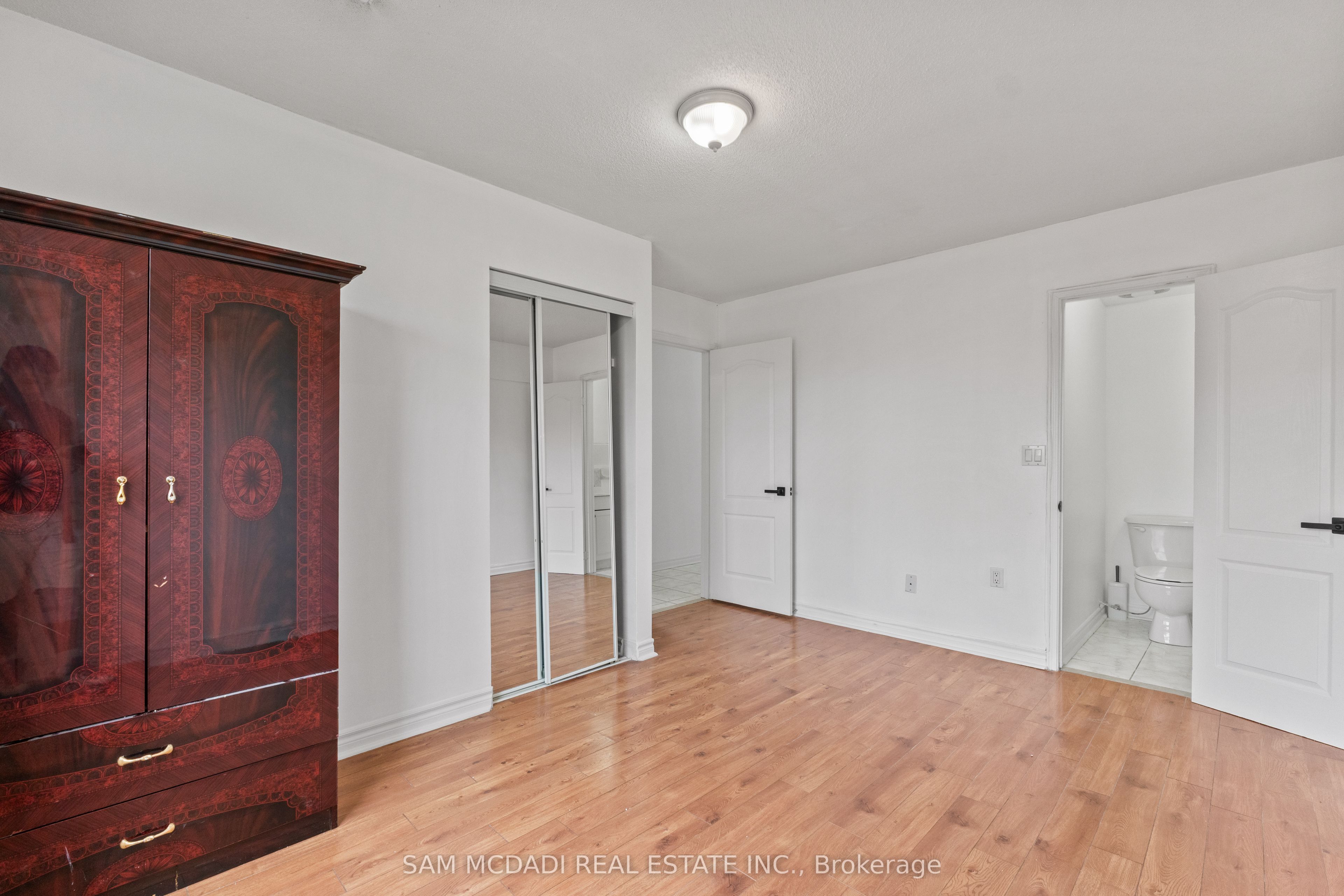 2922 Islington Avenue 3 Property Photo 11