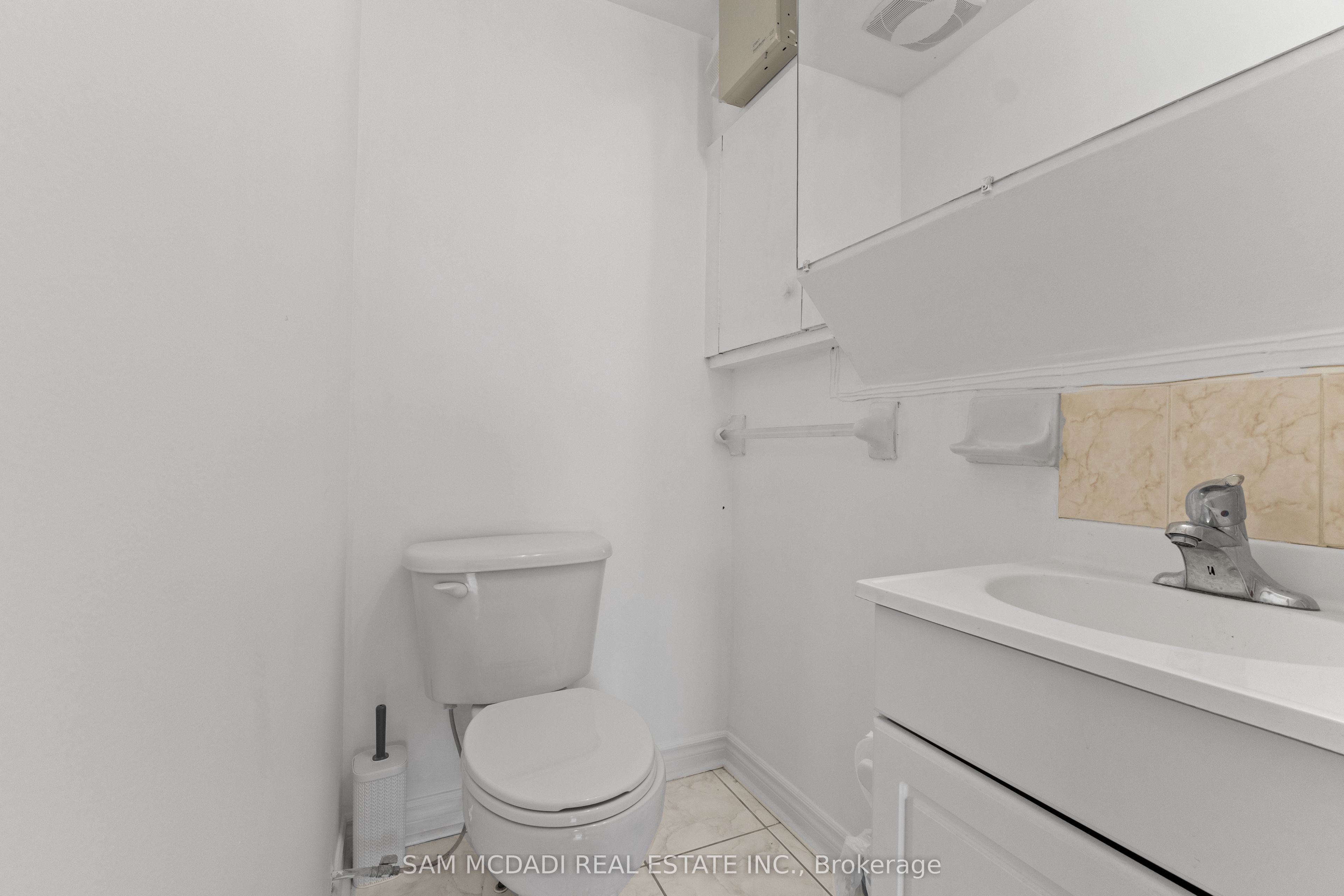 2922 Islington Avenue 3 Property Photo 12