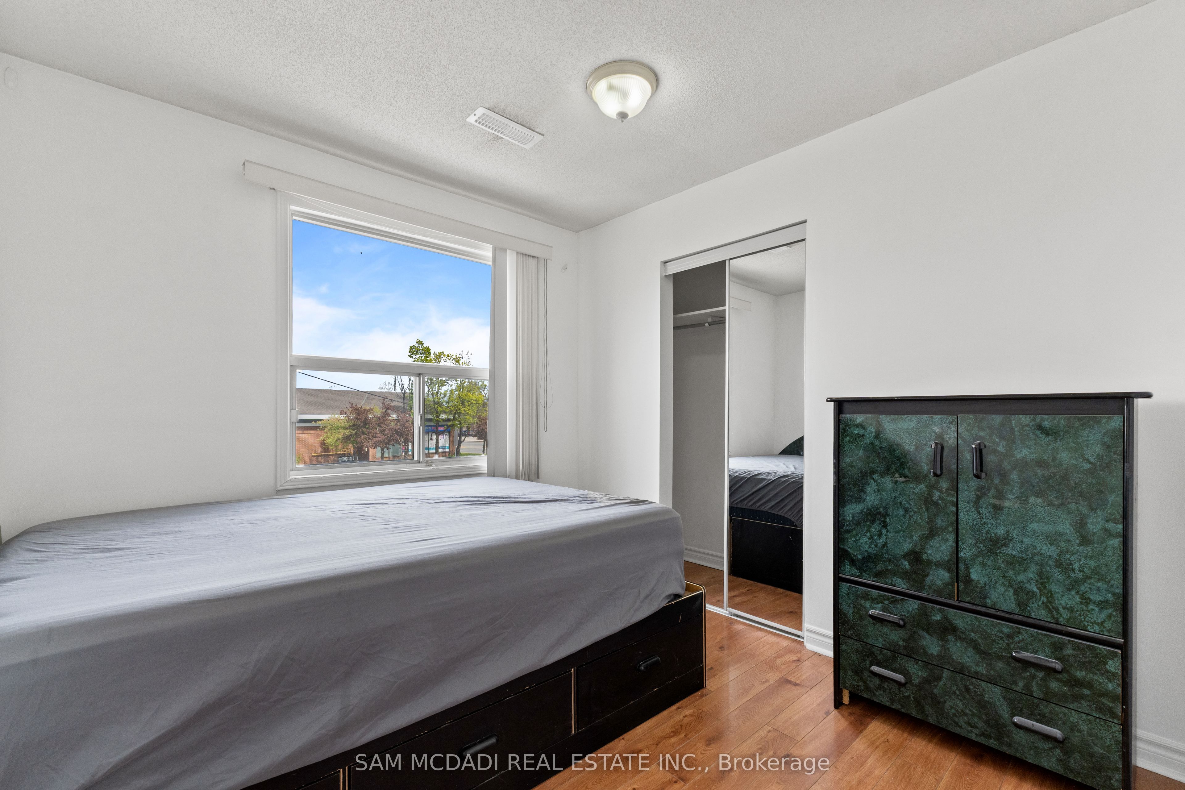 2922 Islington Avenue 3 Property Photo 15