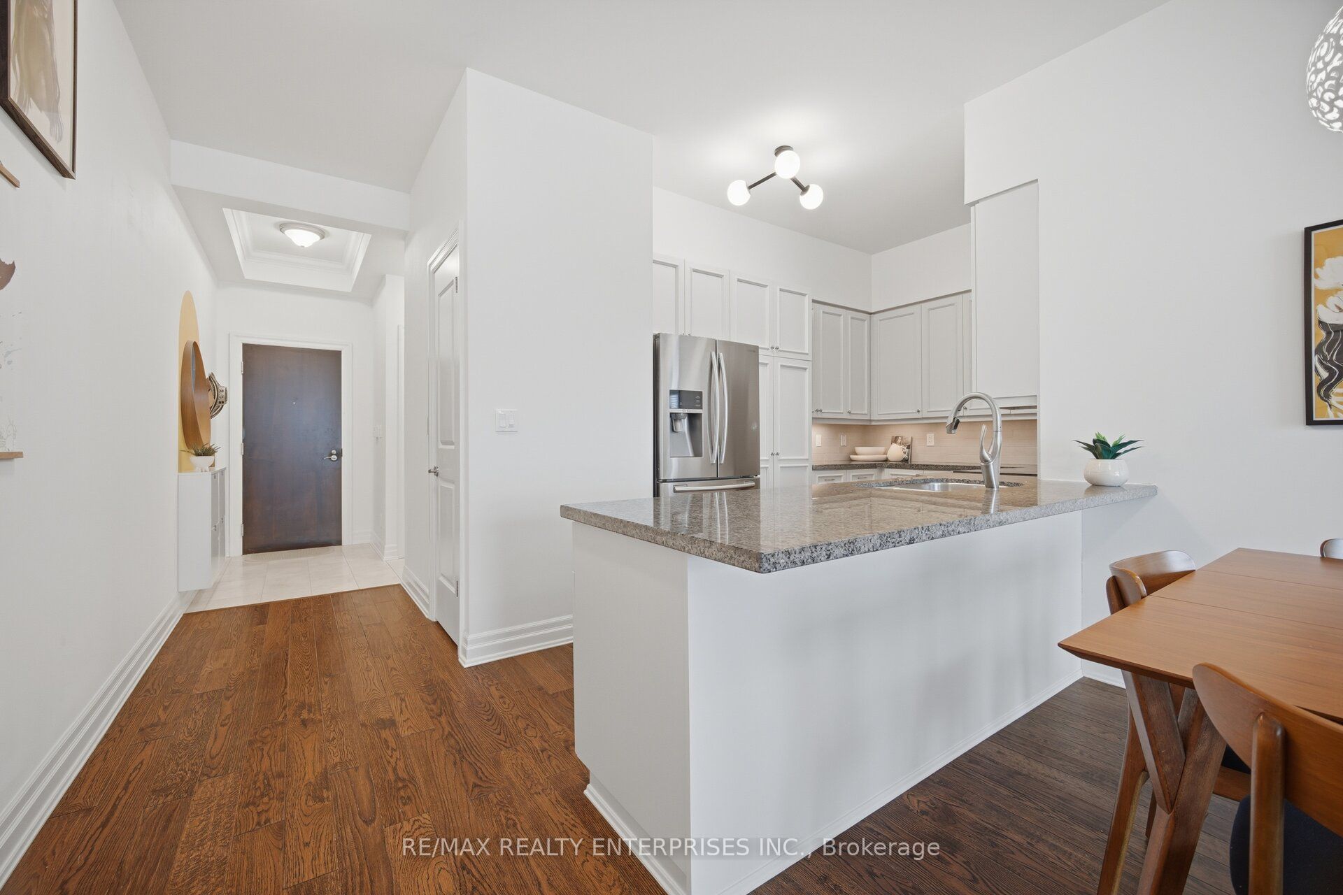 2855 Bloor Street W 103 Property Photo 4