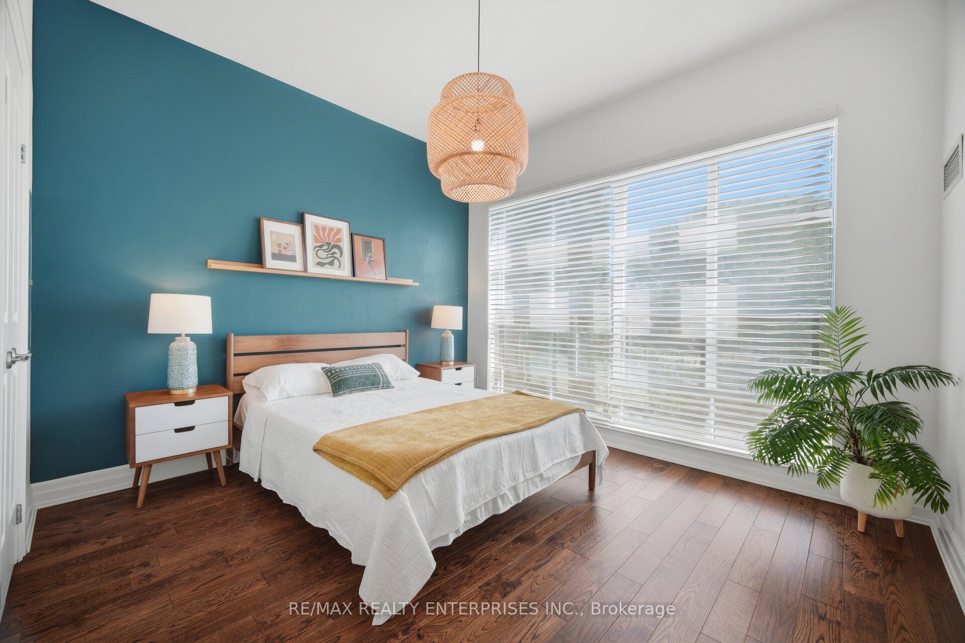 2855 Bloor Street W 103 Property Photo 11