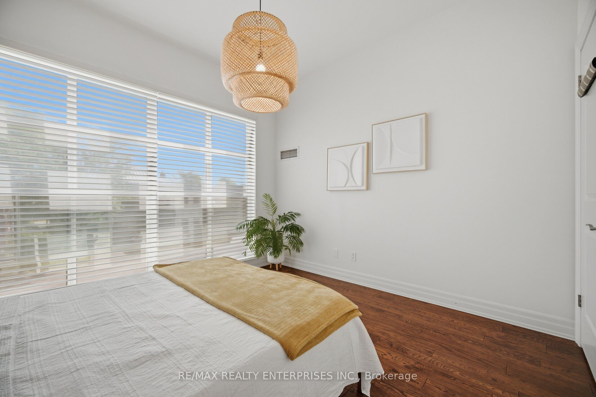 2855 Bloor Street W 103 Property Photo 13