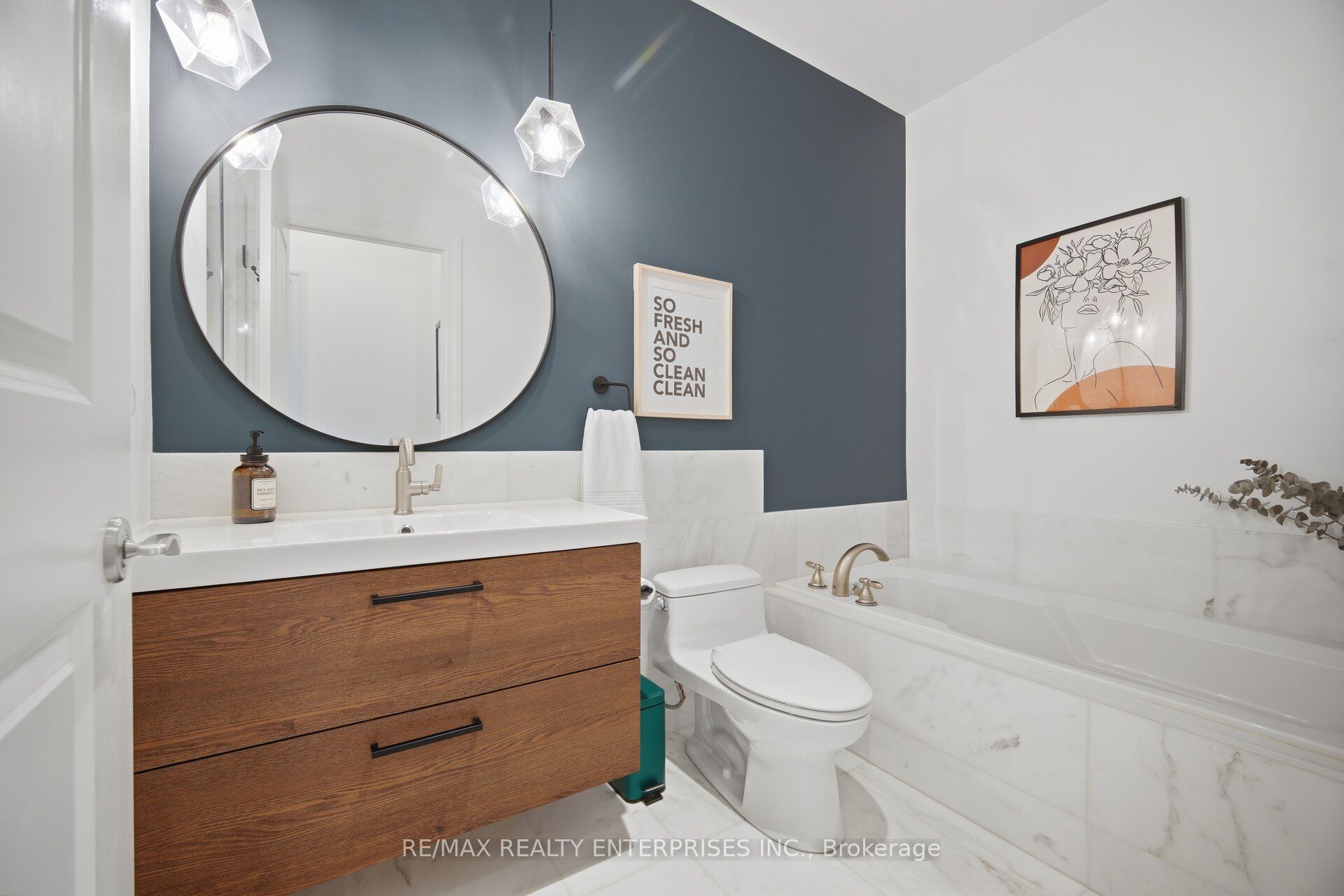 2855 Bloor Street W 103 Property Photo 17
