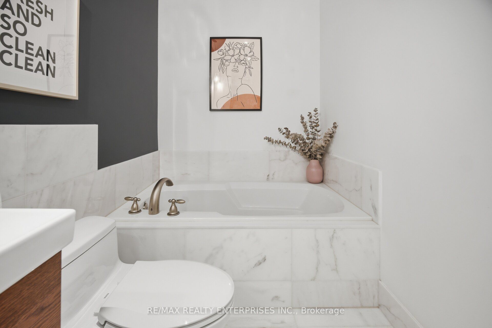 2855 Bloor Street W 103 Property Photo 19