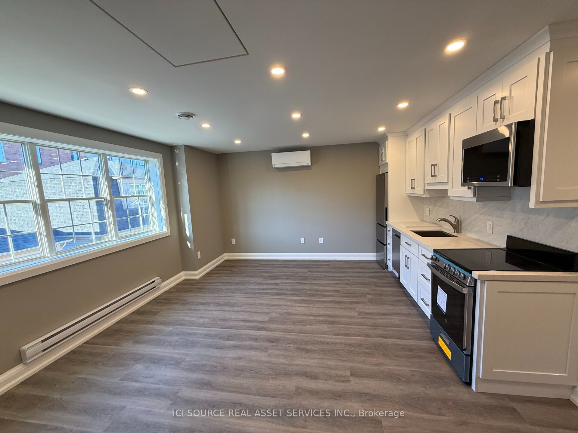 247 Roxton Road Coach House Apt Property Photo 6