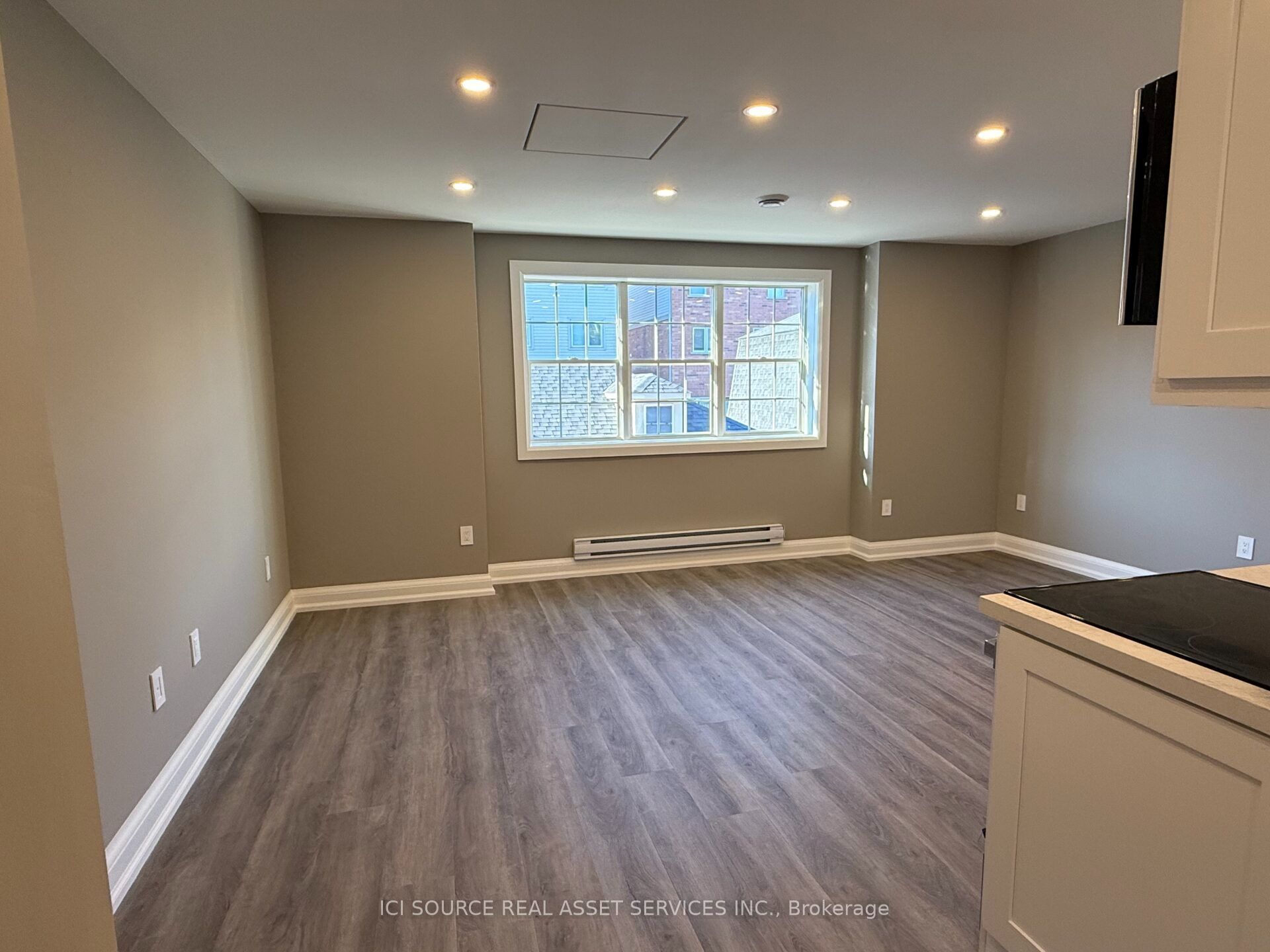 247 Roxton Road Coach House Apt Property Photo 7